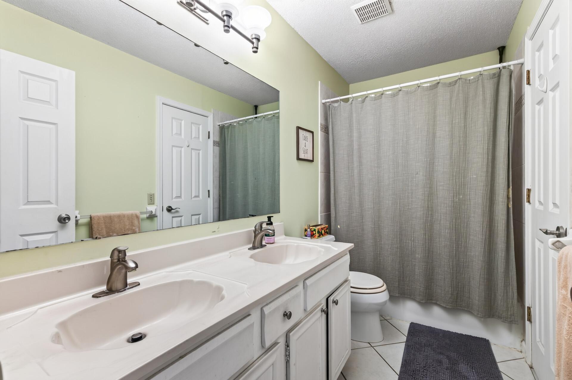 7460 Berkshire Way Property Photo 18