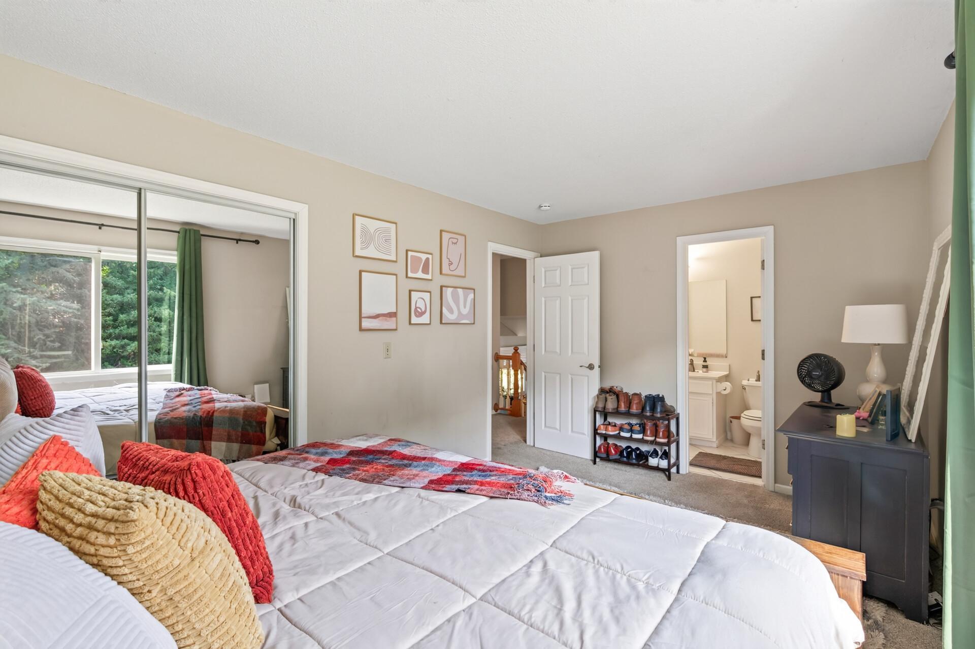 7460 Berkshire Way Property Photo 21