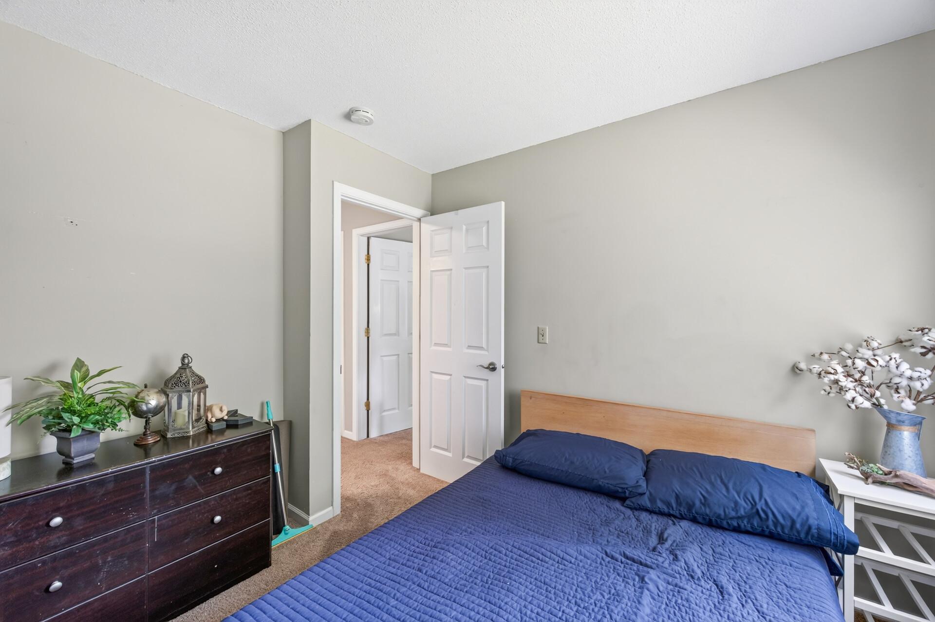 7460 Berkshire Way Property Photo 25