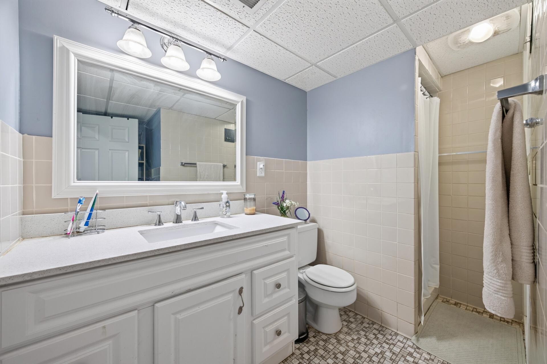 7460 Berkshire Way Property Photo 39