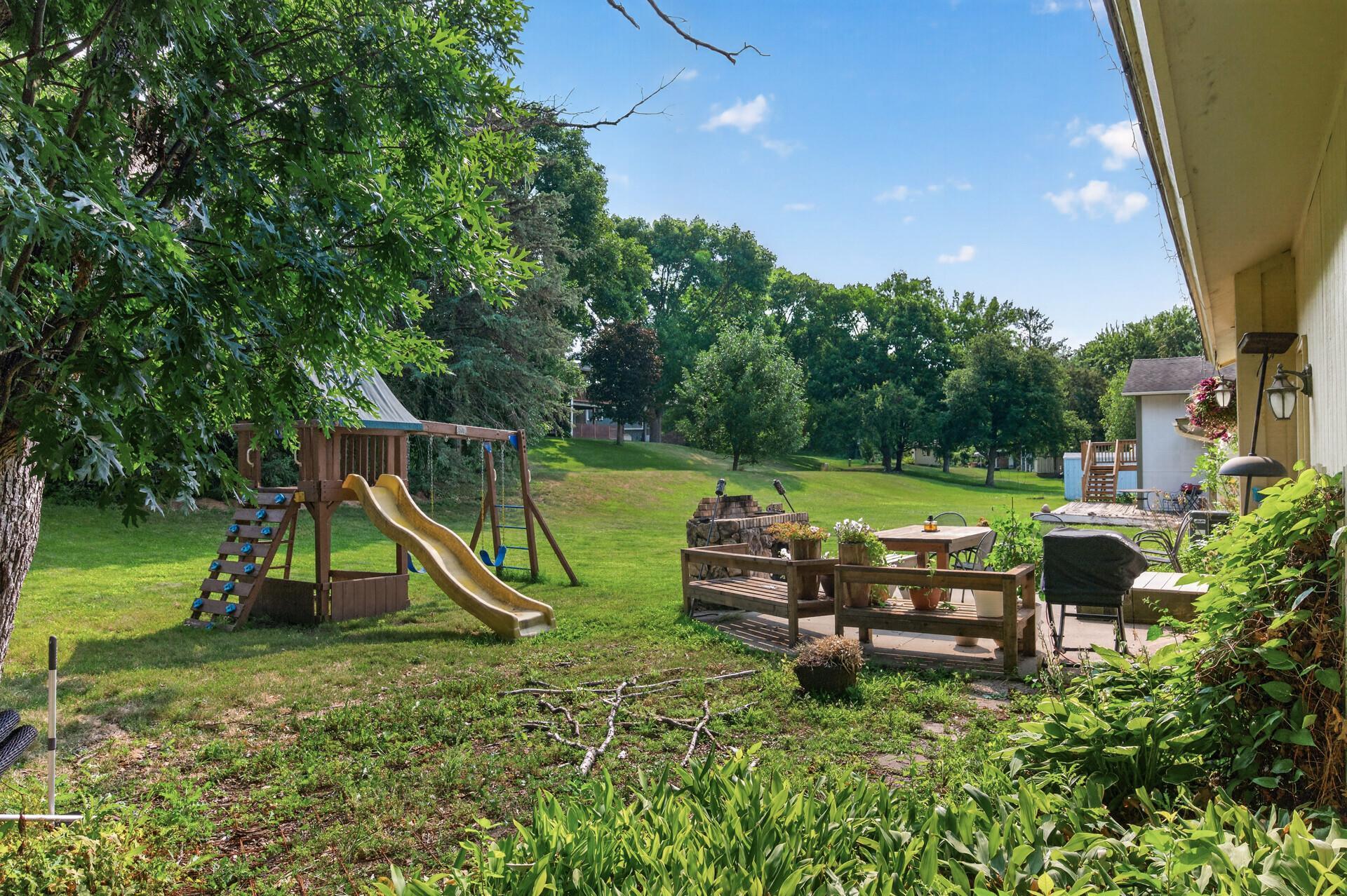 7460 Berkshire Way Property Photo 45