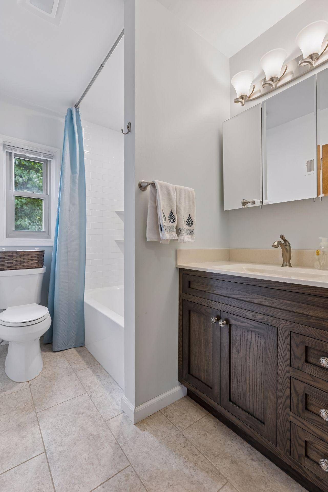 3240 Lilac Drive N Property Photo 27