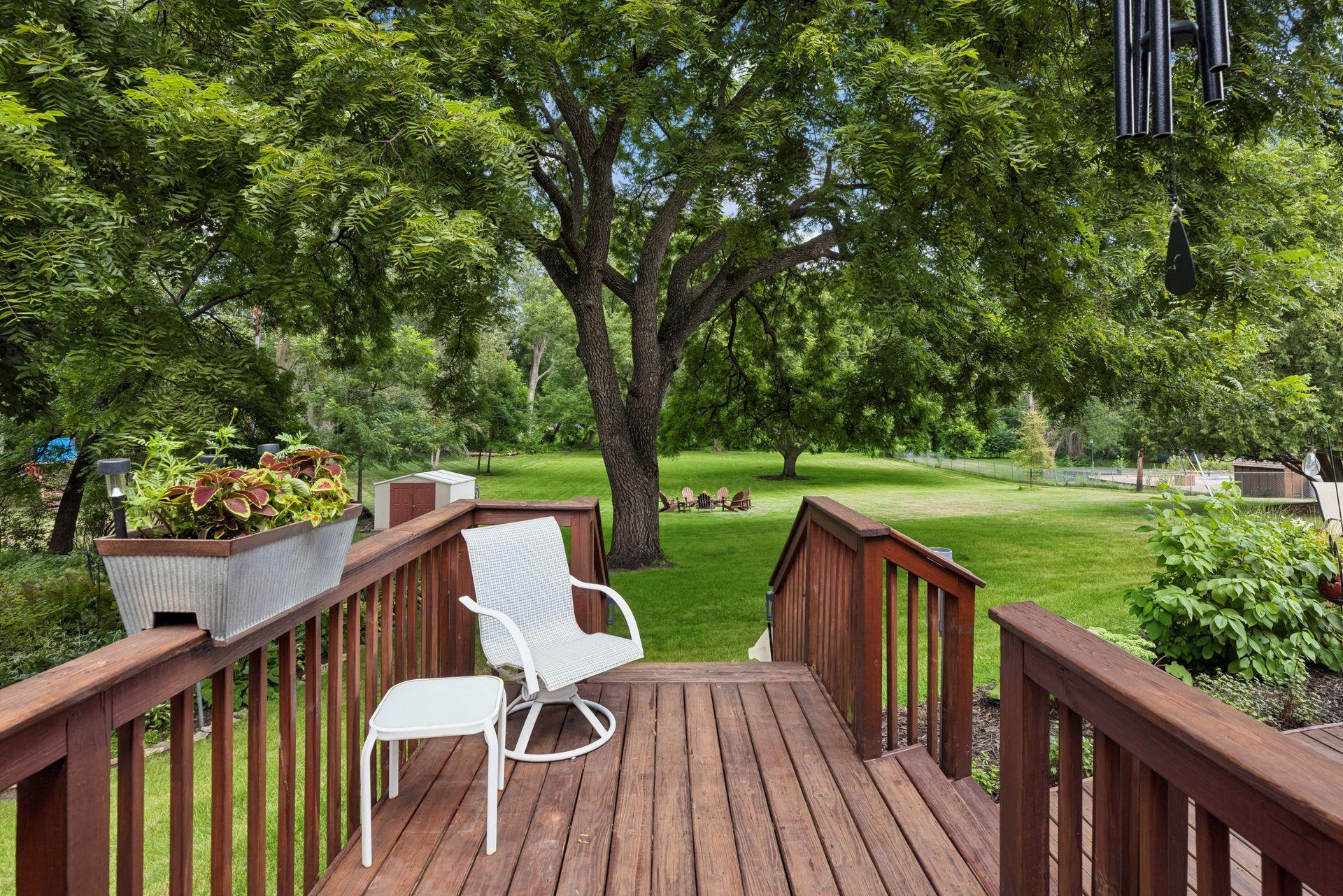 3240 Lilac Drive N Property Photo 43