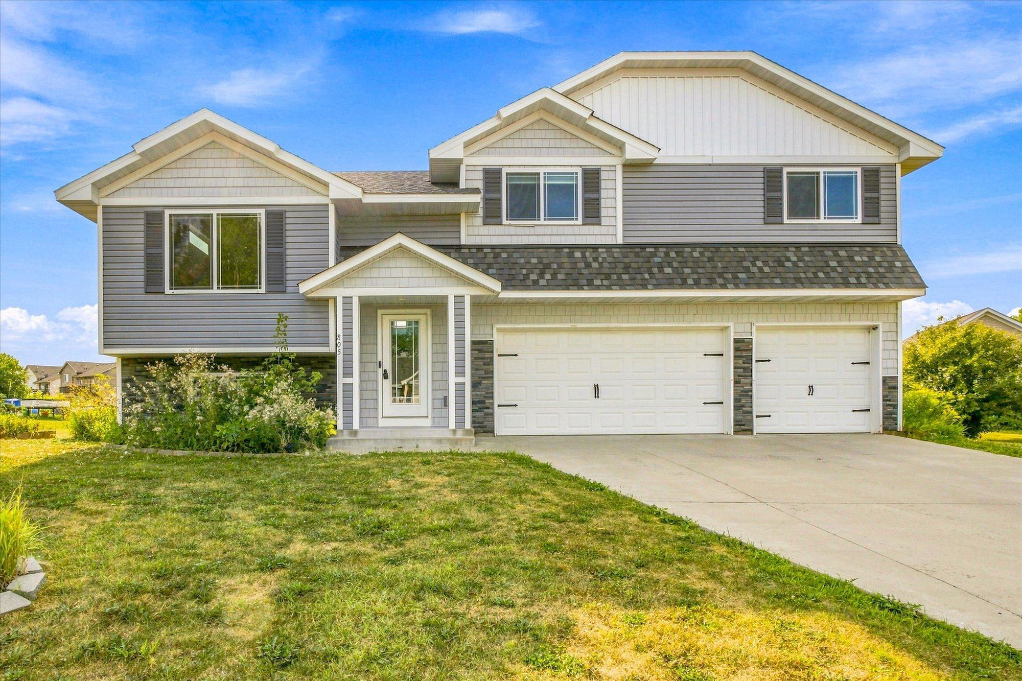 805 Highview Loop Se Property Photo 1