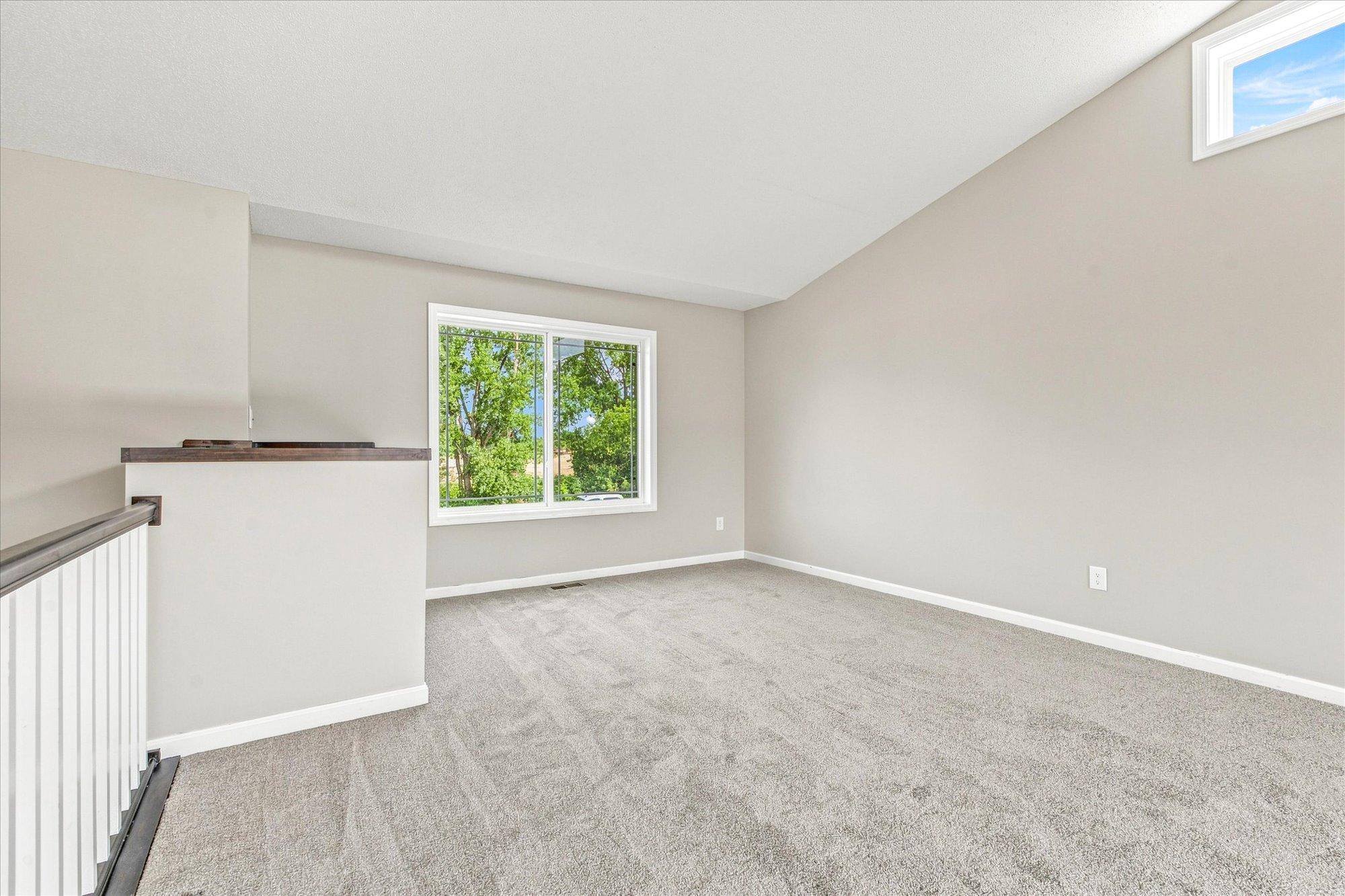 805 Highview Loop Se Property Photo 5