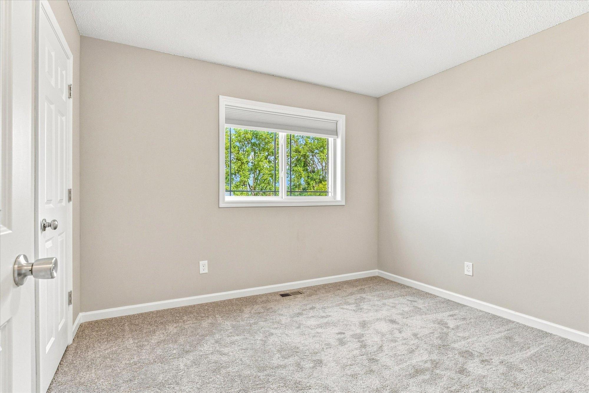 805 Highview Loop Se Property Photo 17