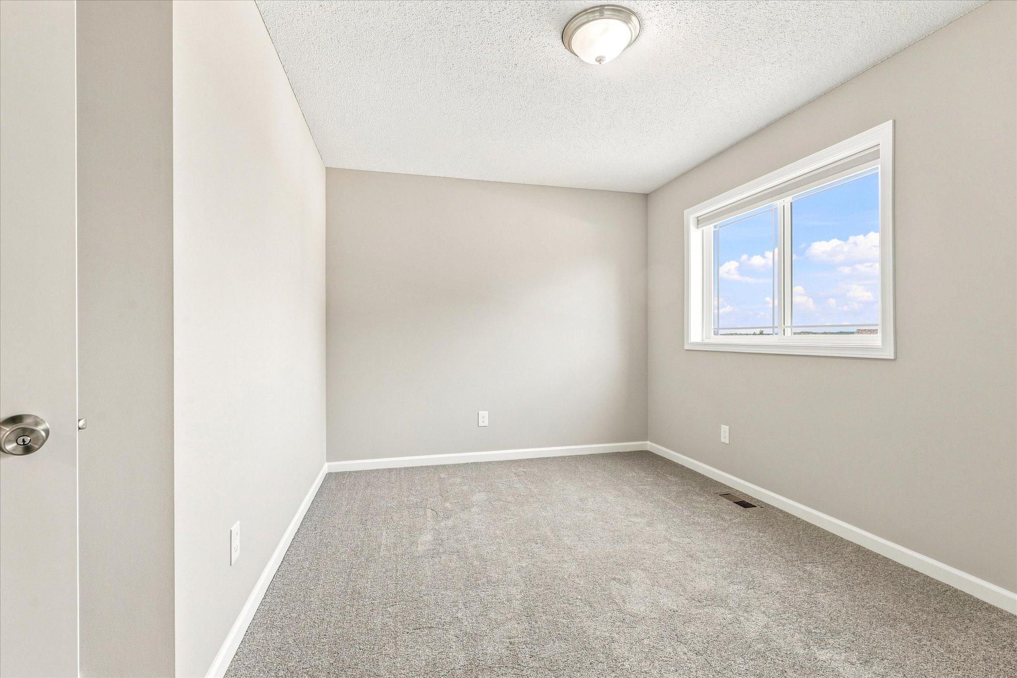 805 Highview Loop Se Property Photo 19