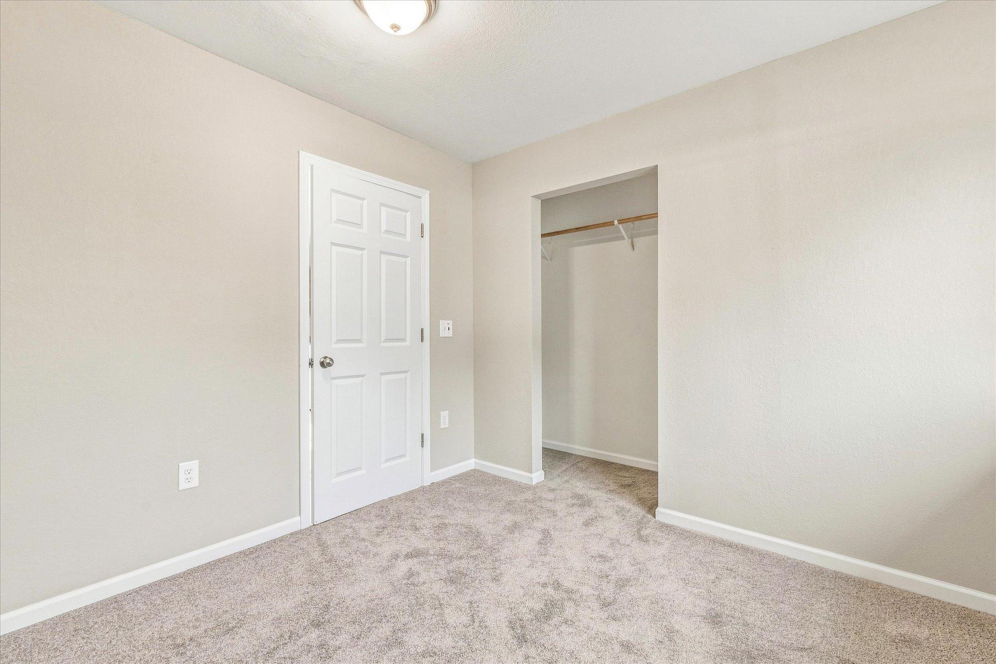 805 Highview Loop Se Property Photo 23