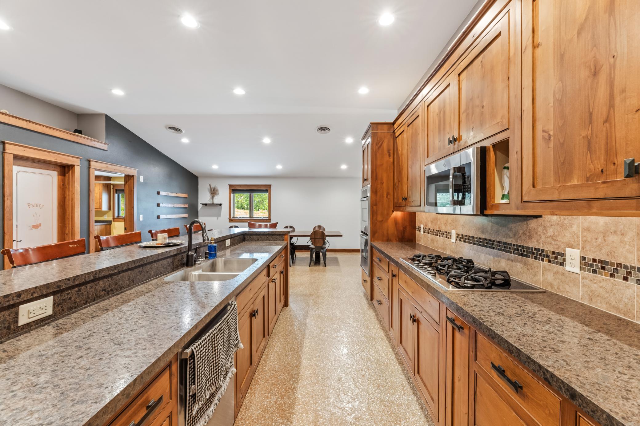 6752 State 44 Property Photo 4