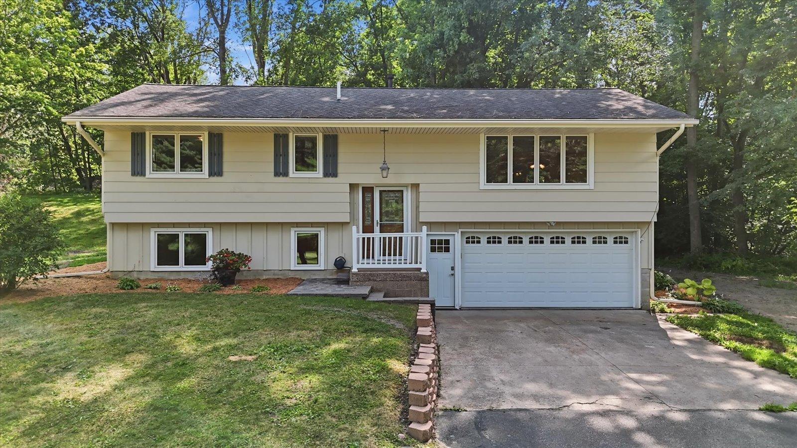 9405 Fox Valley Drive