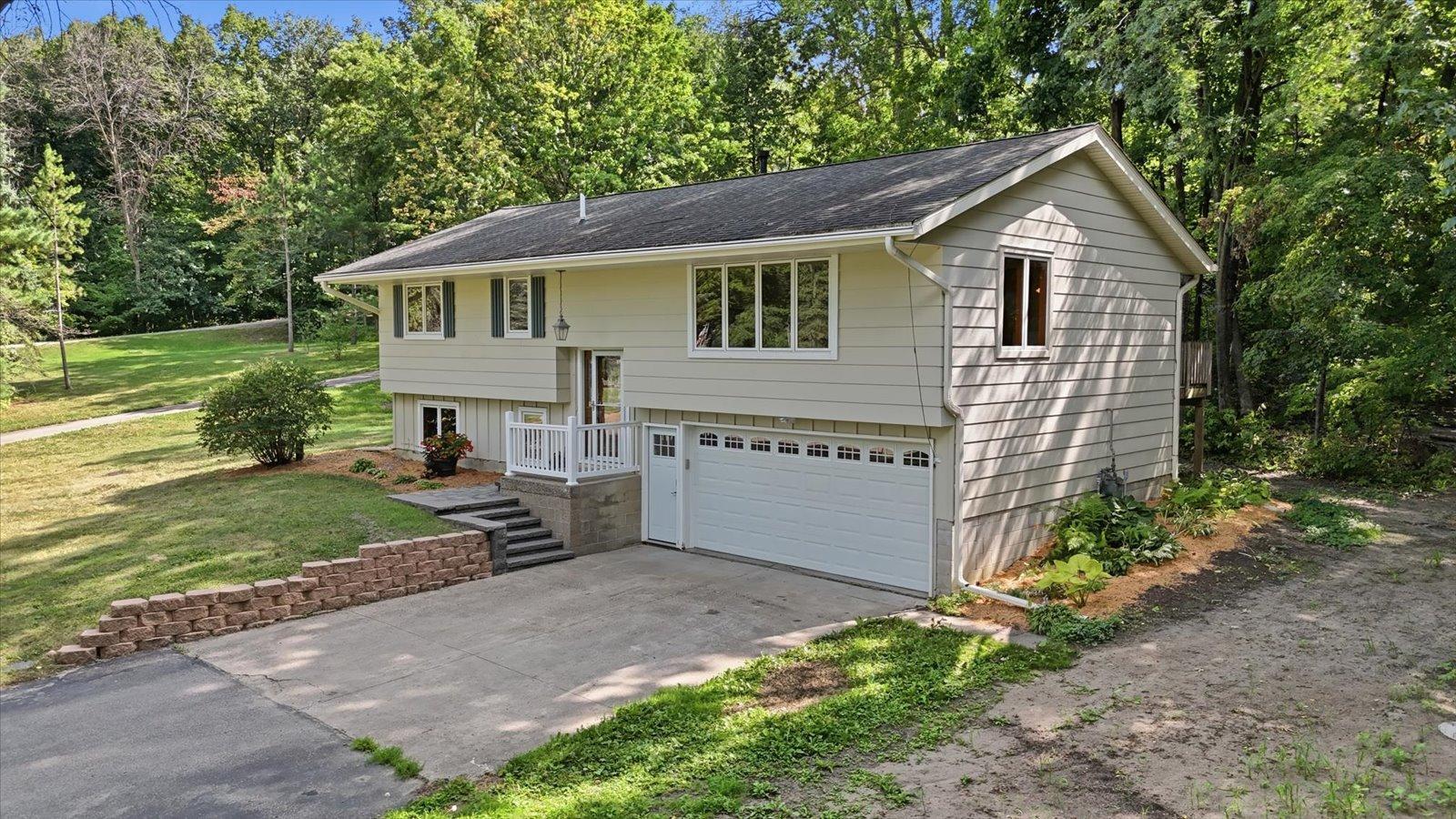 9405 Fox Valley Drive Property Photo 7