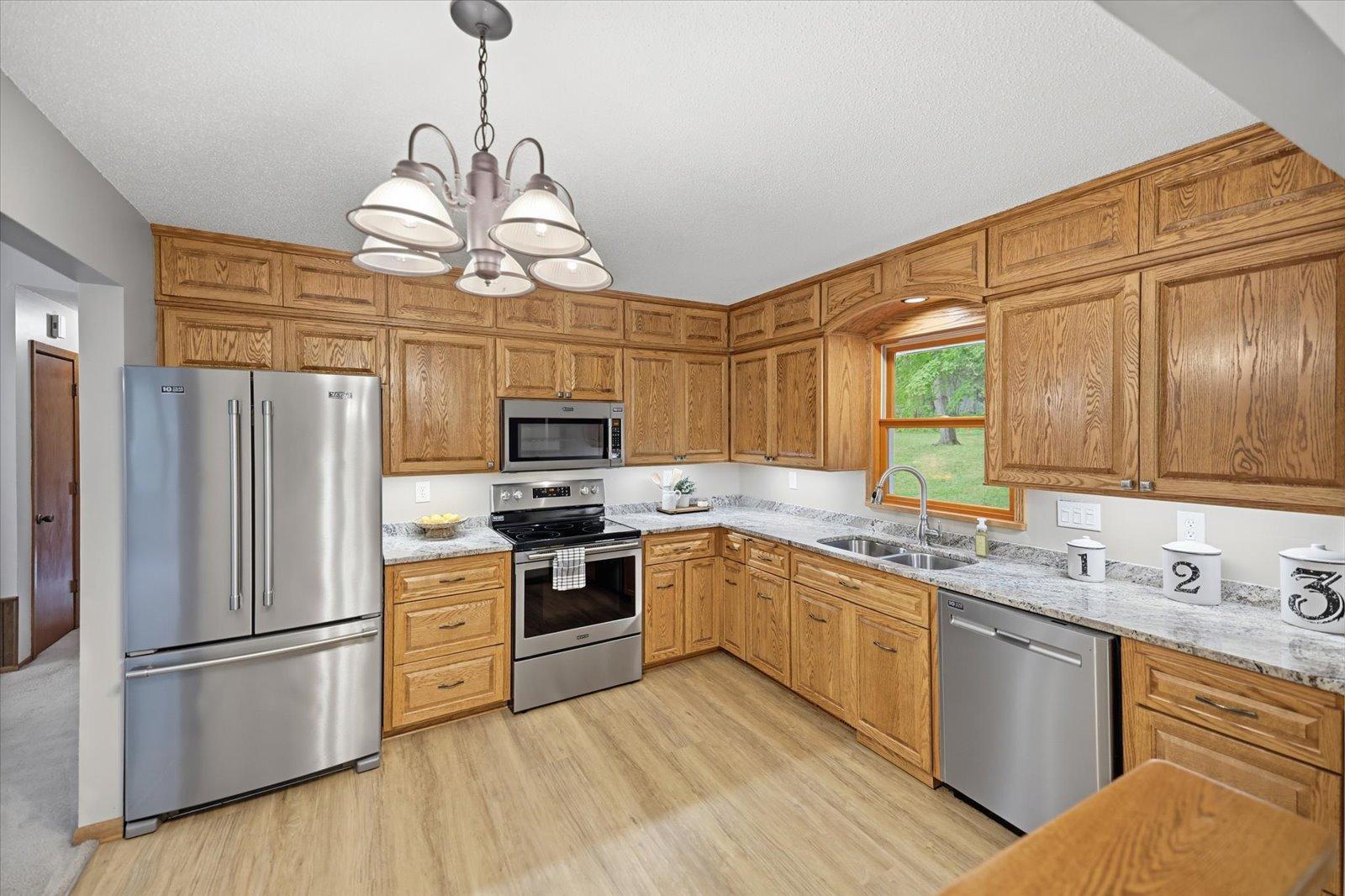 9405 Fox Valley Drive Property Photo 12