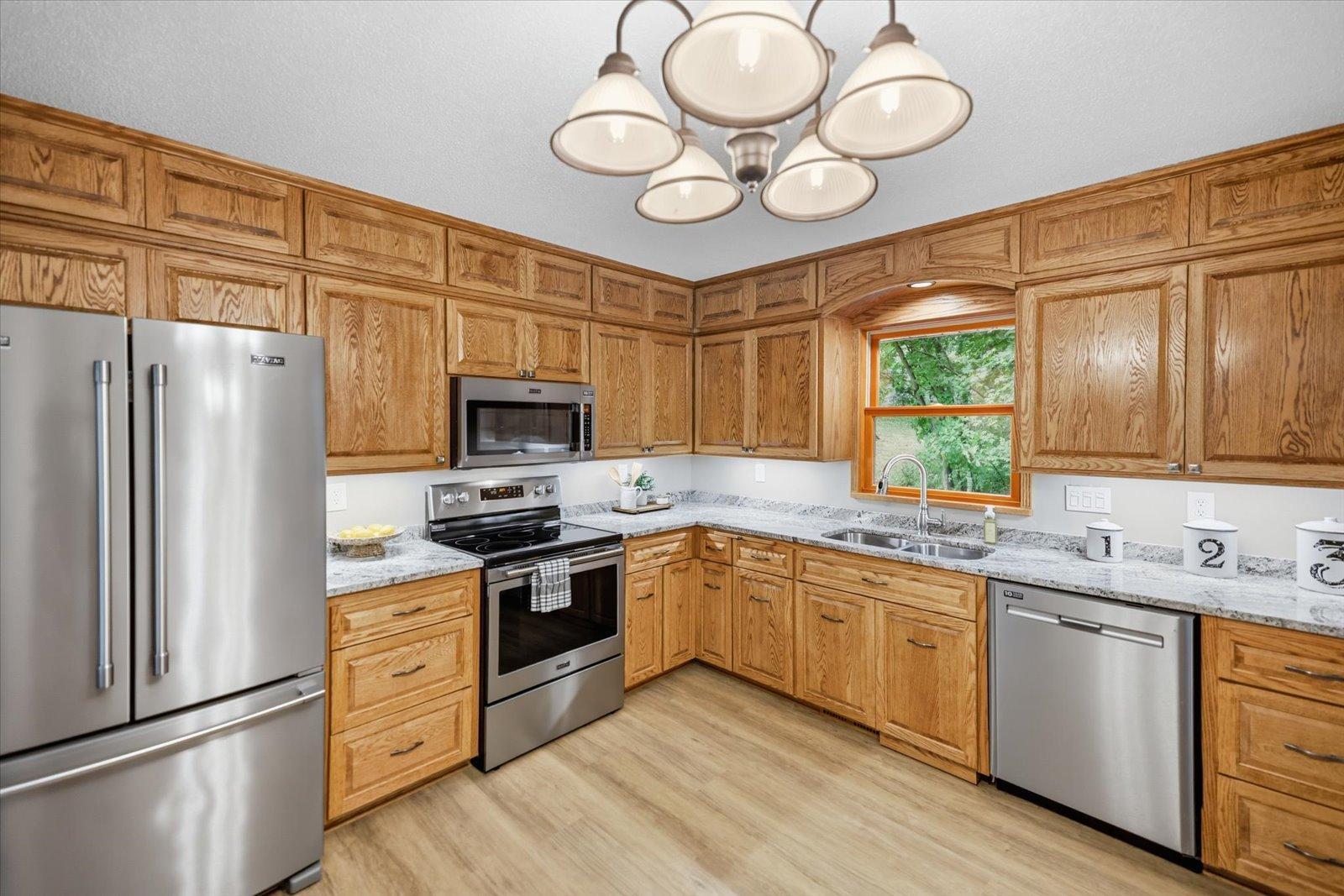 9405 Fox Valley Drive Property Photo 13