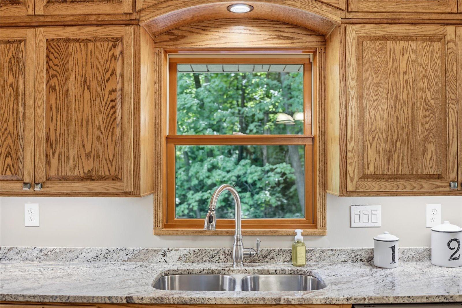 9405 Fox Valley Drive Property Photo 15