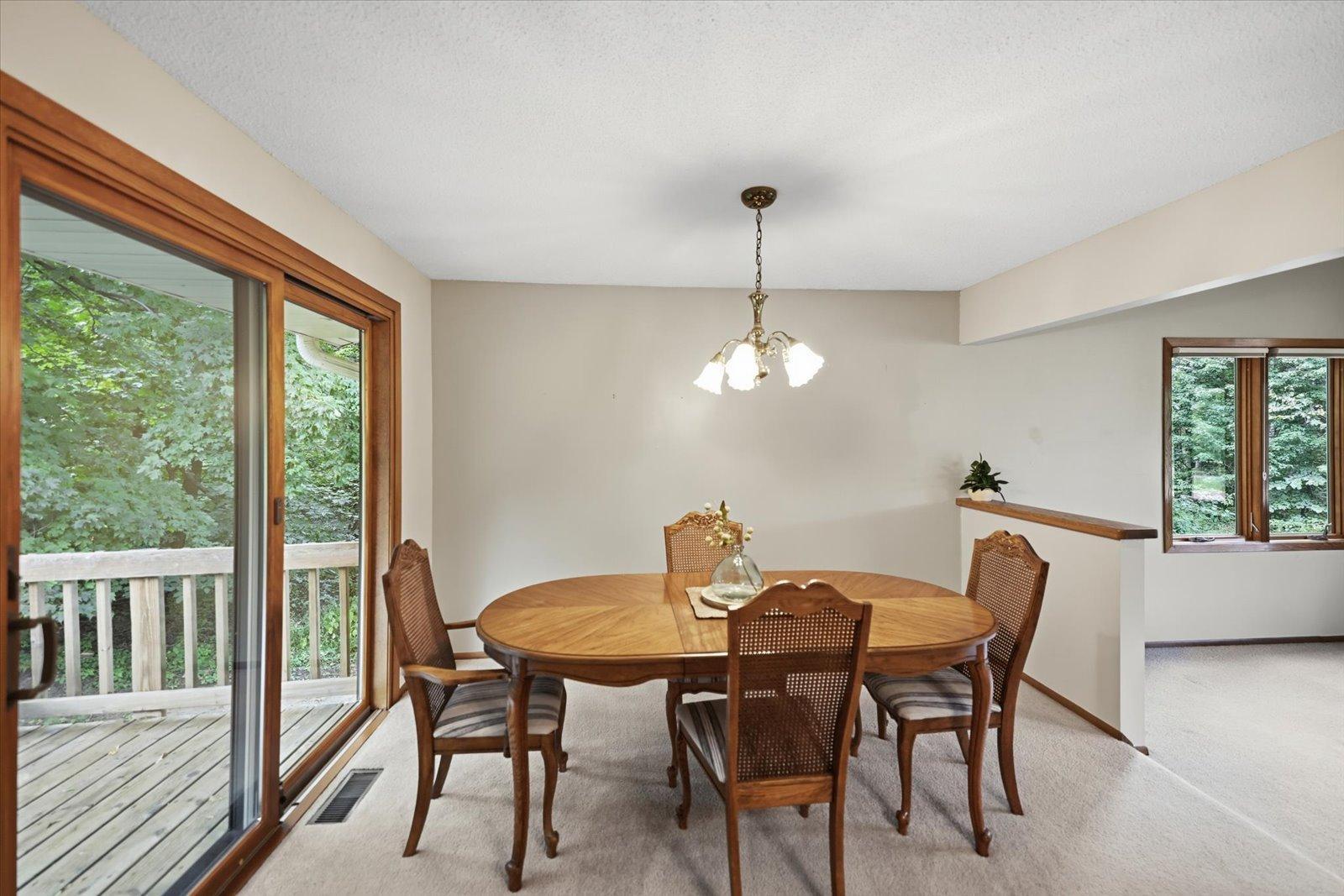 9405 Fox Valley Drive Property Photo 16