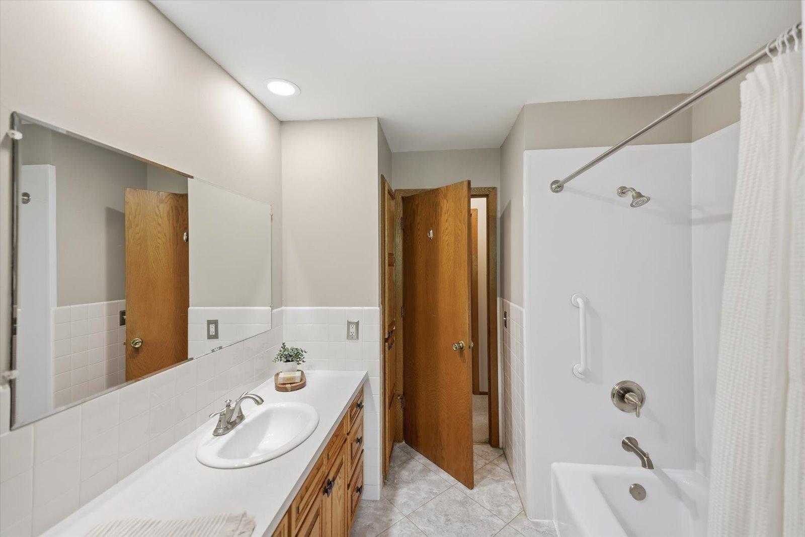 9405 Fox Valley Drive Property Photo 24