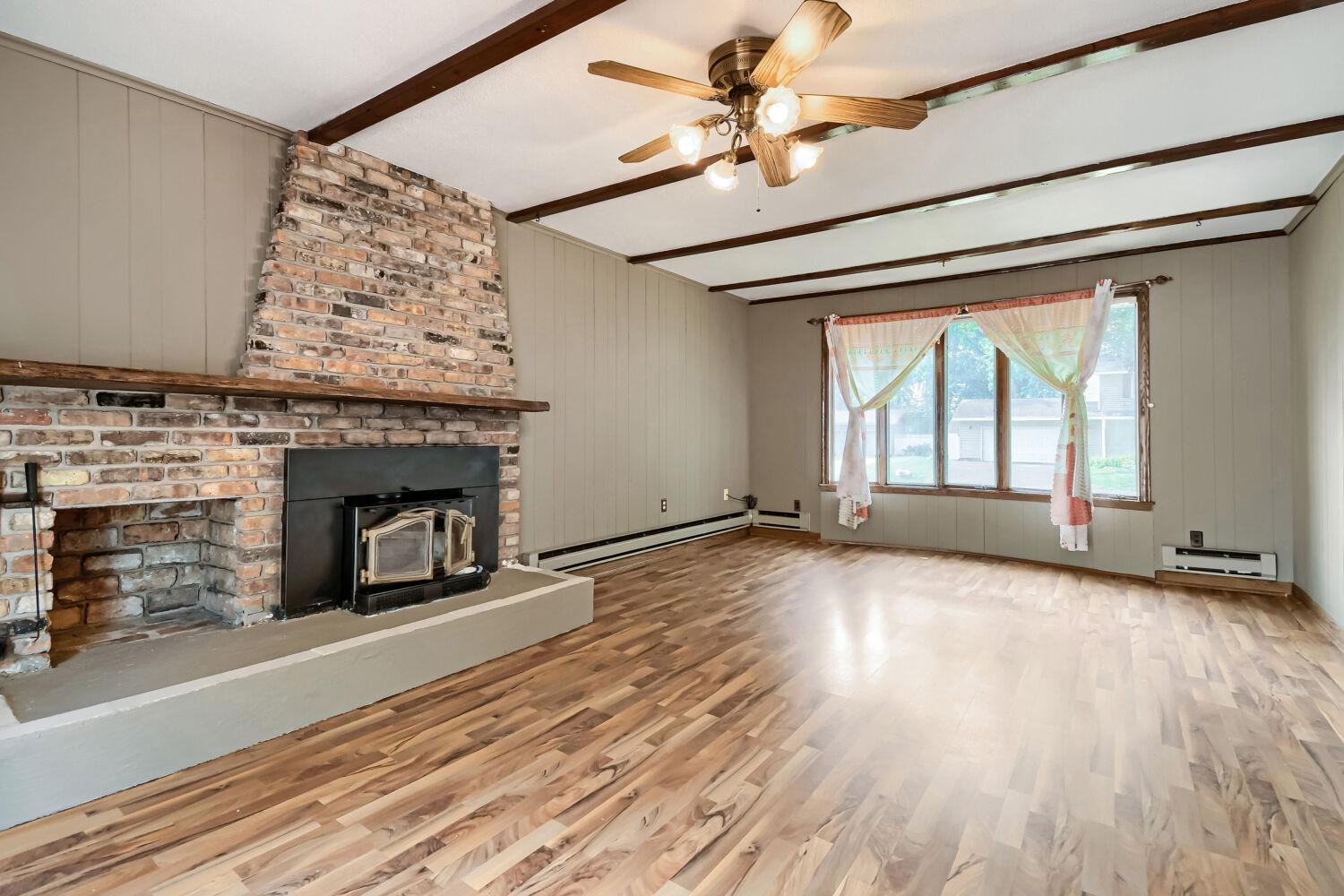 7932 38 1/2 Avenue N Property Photo 10