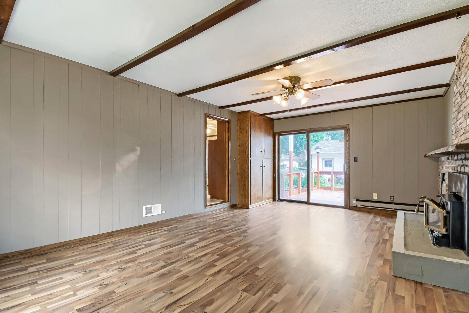 7932 38 1/2 Avenue N Property Photo 11