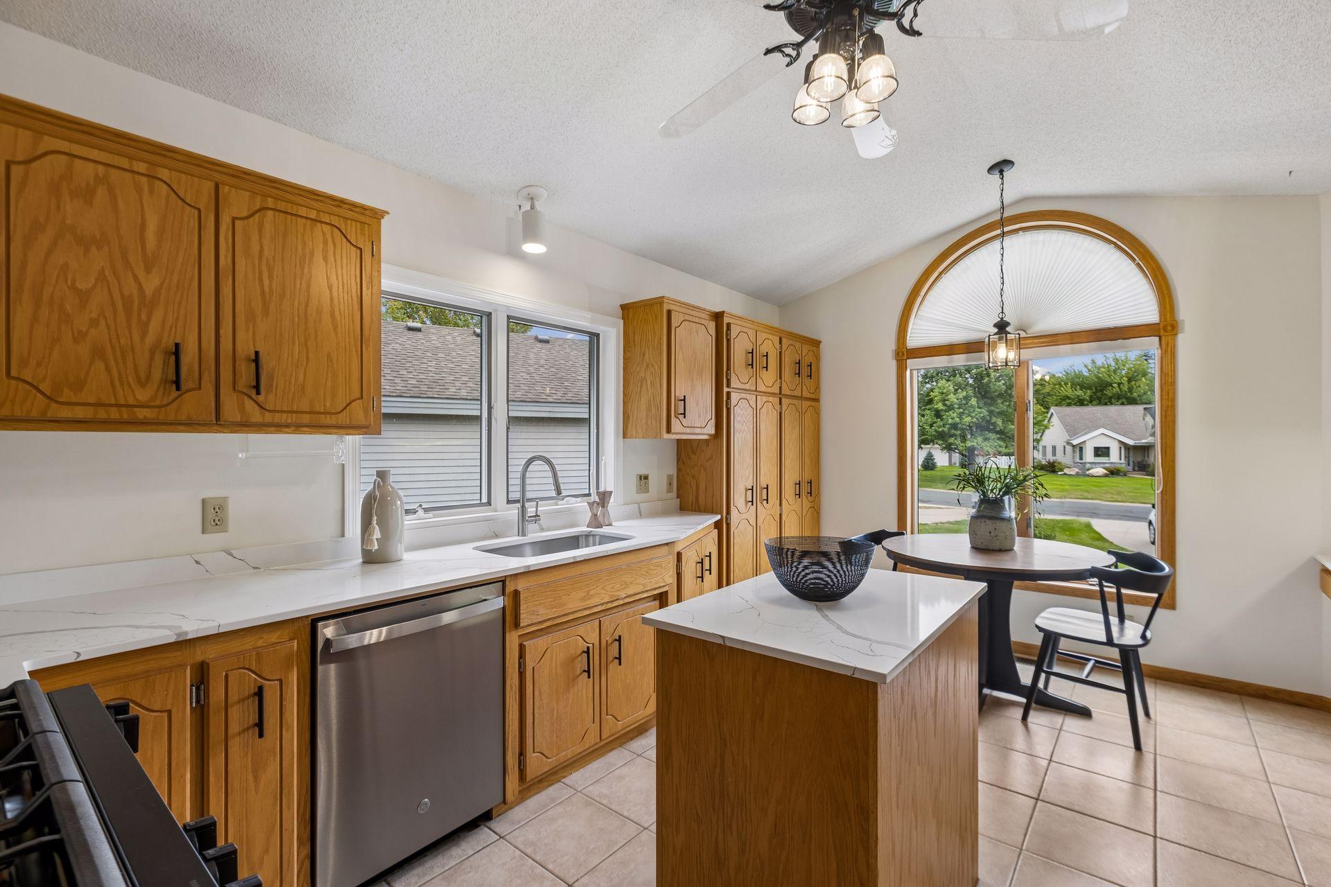 5734 Heather Ridge Drive Property Photo 15