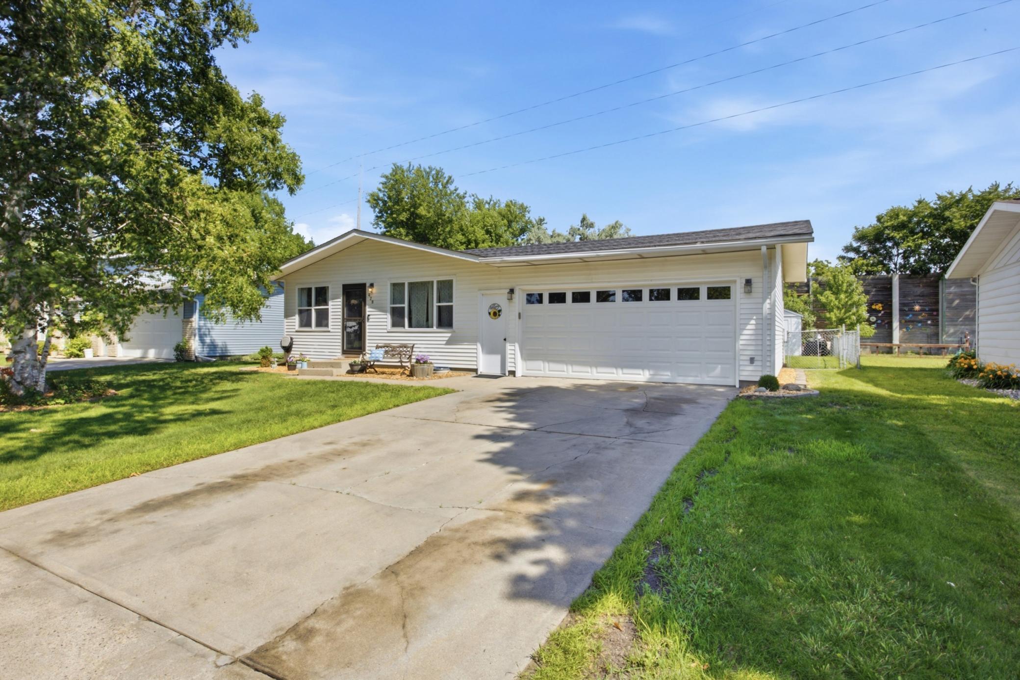 428 Brook Avenue Property Photo 1