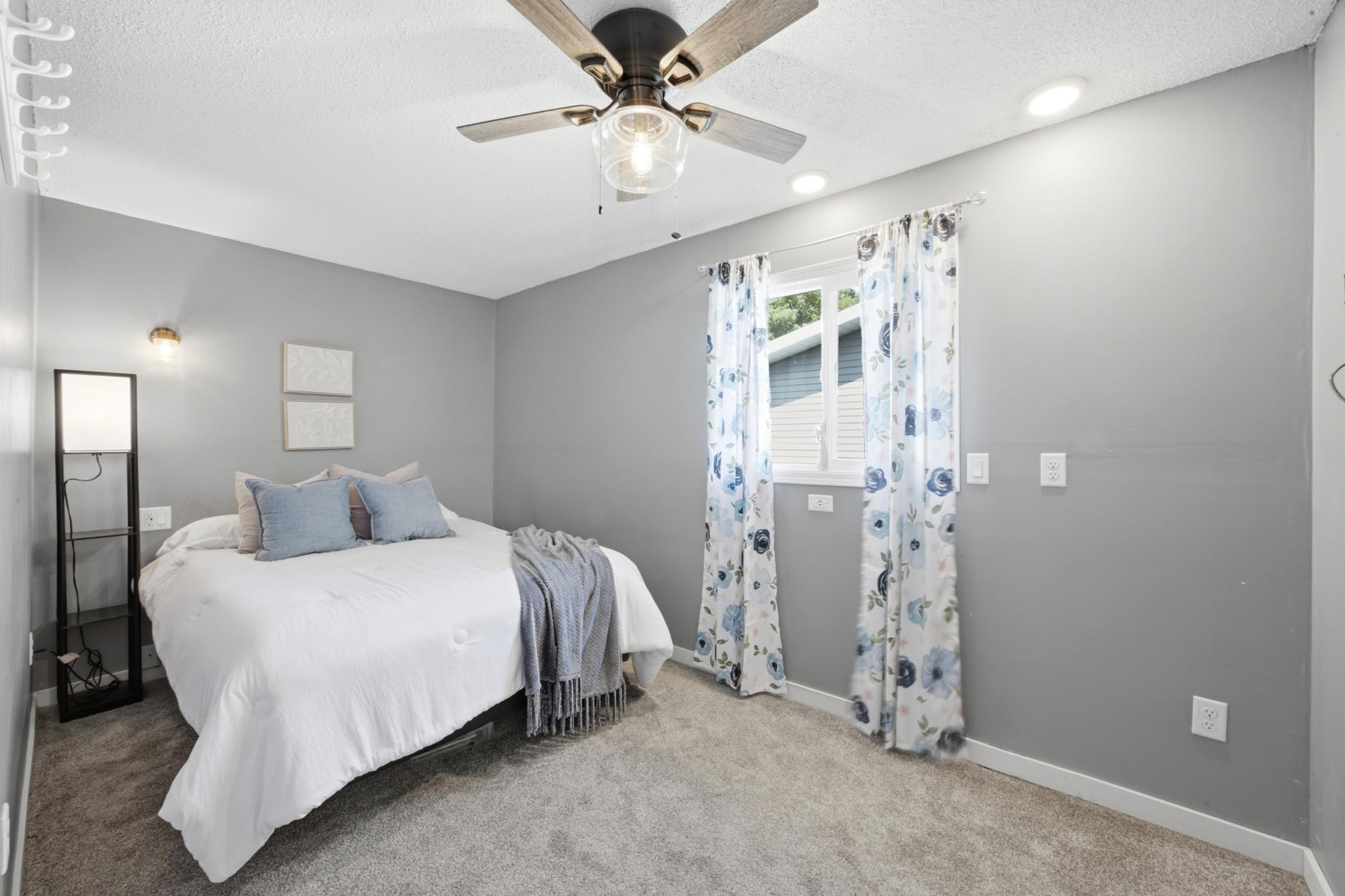 428 Brook Avenue Property Photo 15