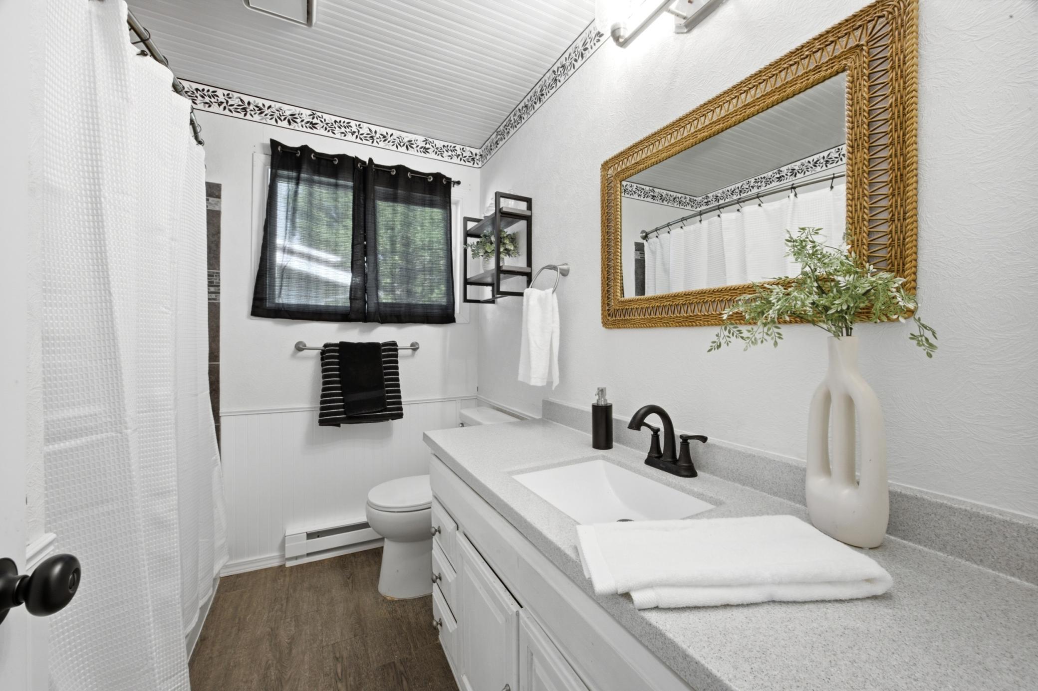 428 Brook Avenue Property Photo 17