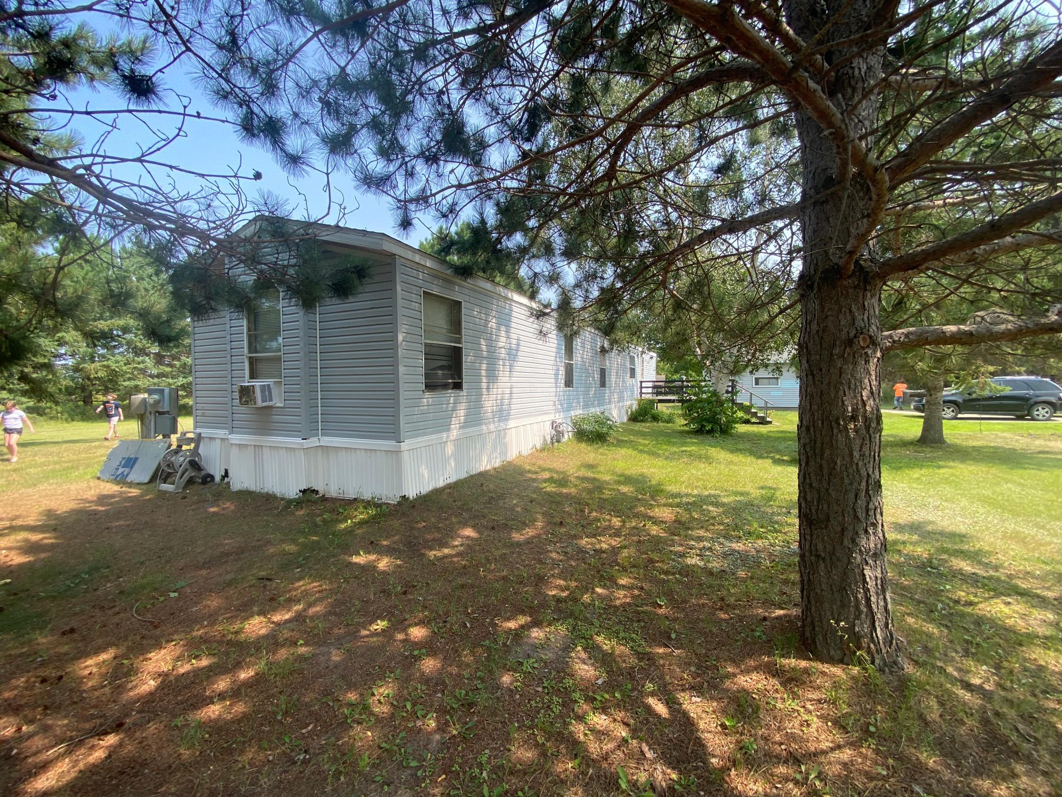 1322 Augusta Drive Ne Property Photo 3