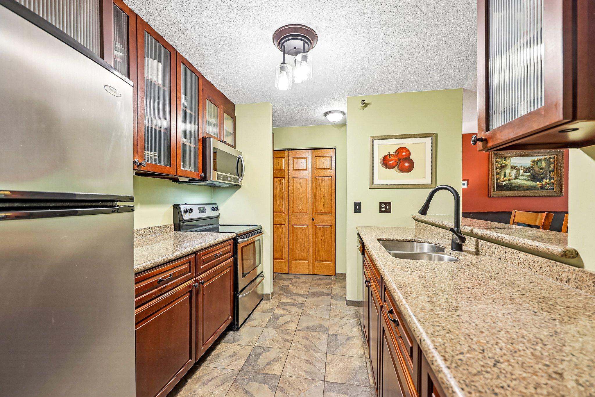 6030 Chasewood Parkway 201 Property Photo 3