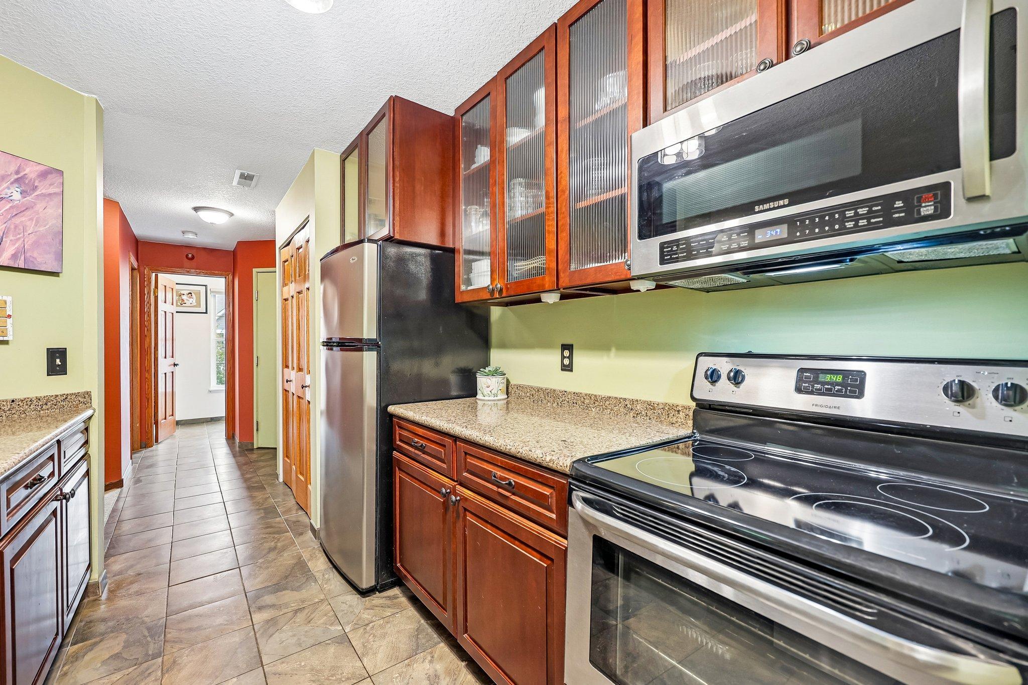 6030 Chasewood Parkway 201 Property Photo 4