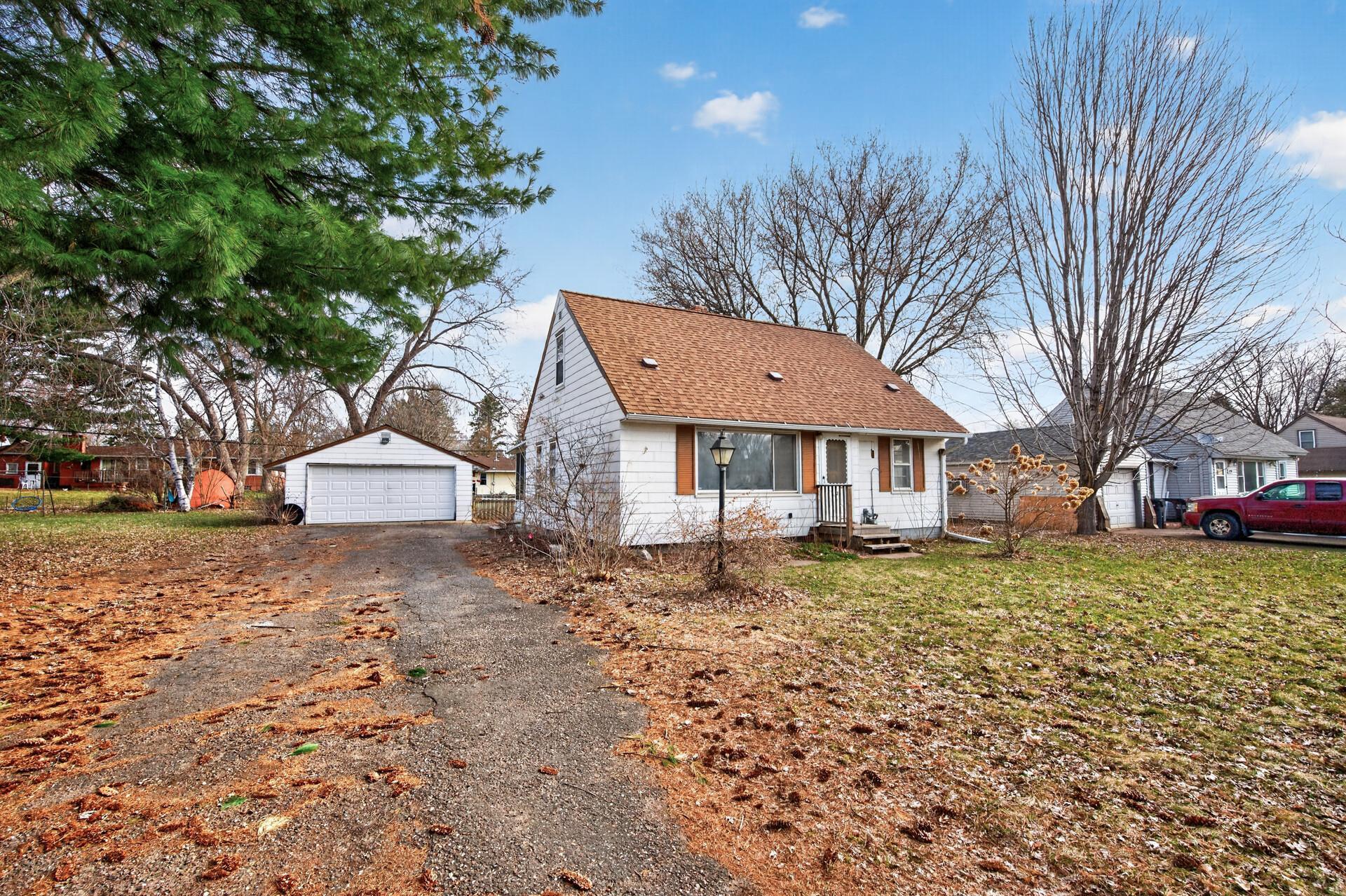 121 Roselawn Avenue E
