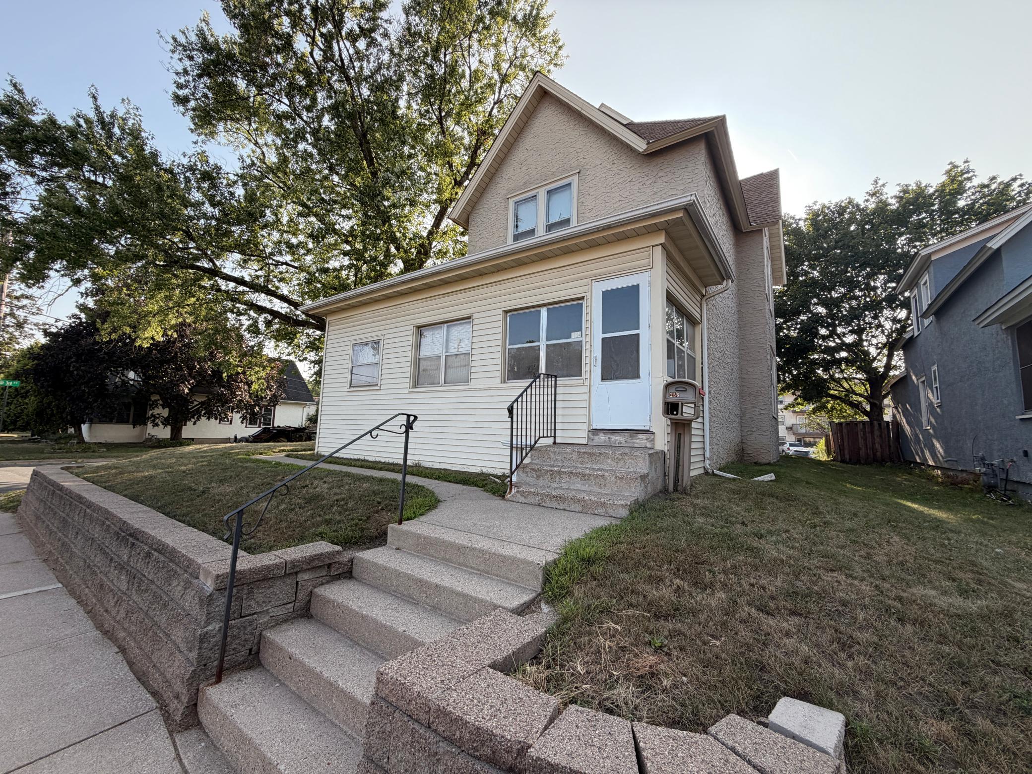 256 11th Avenue S Property Photo 1