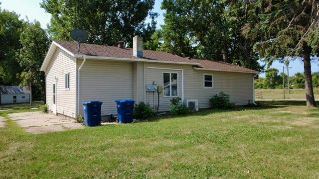 205 9th Avenue E Property Photo 4