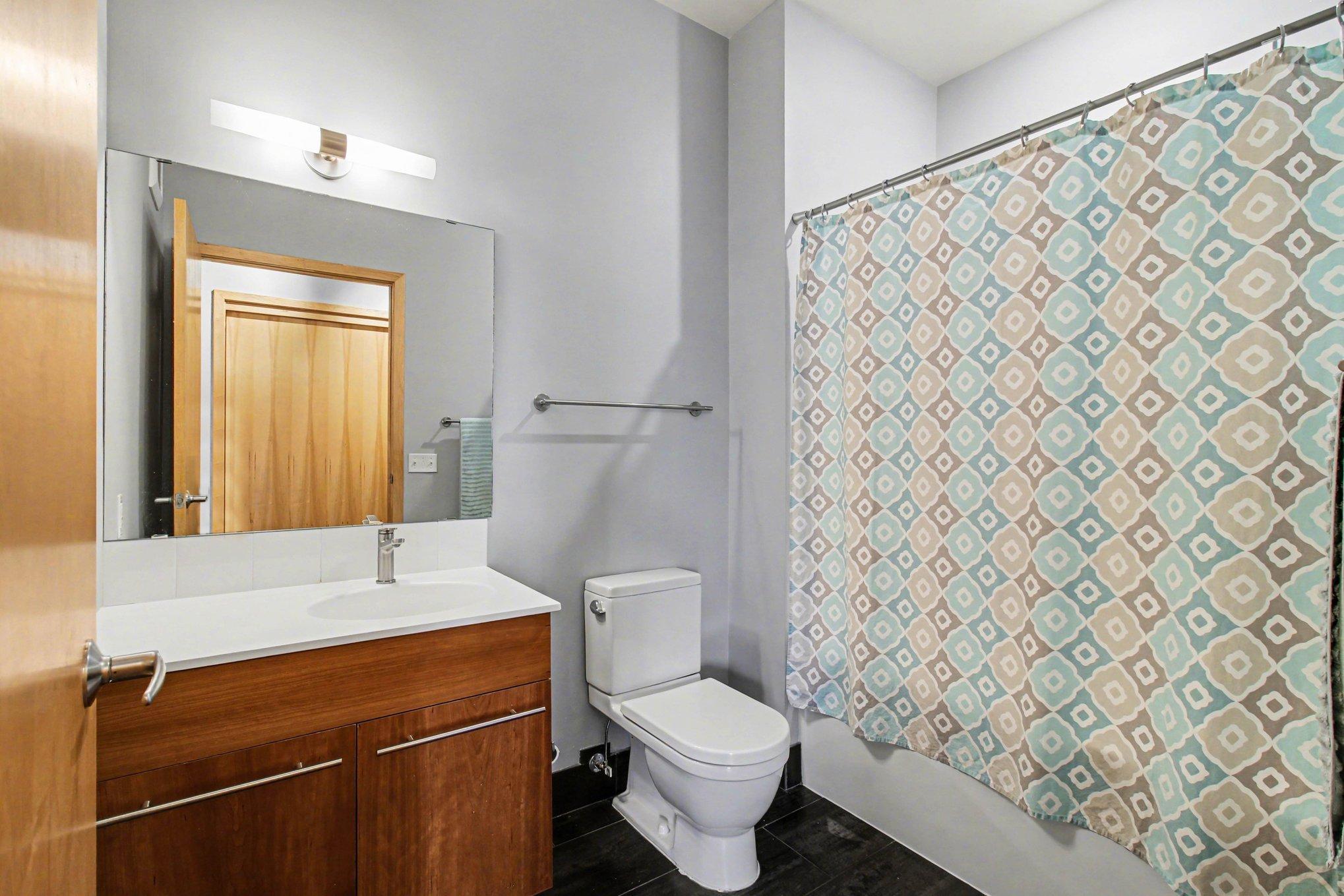 1211 Lagoon Avenue 410 Property Photo 11