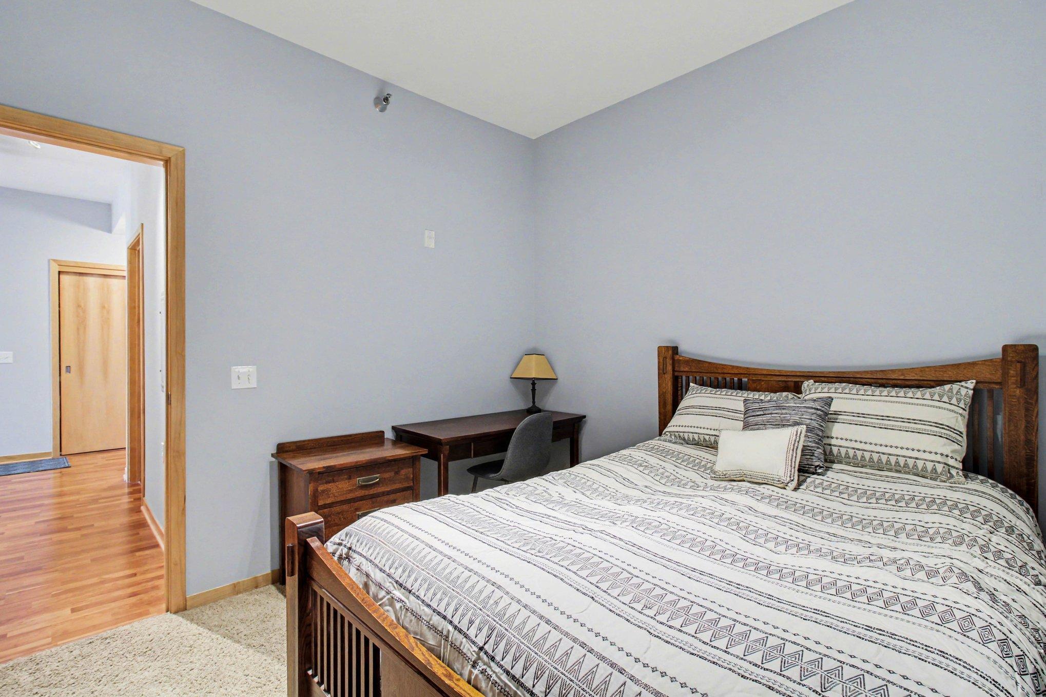 1211 Lagoon Avenue 410 Property Photo 12