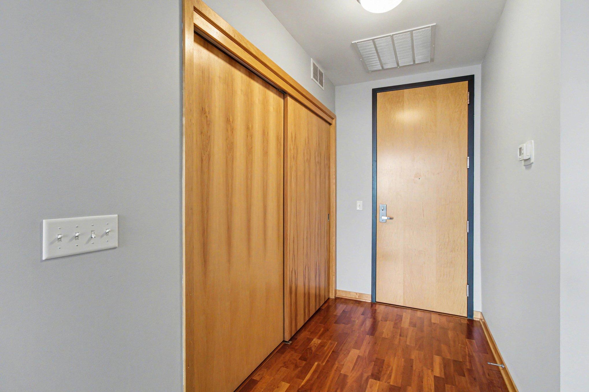1211 Lagoon Avenue 410 Property Photo 14