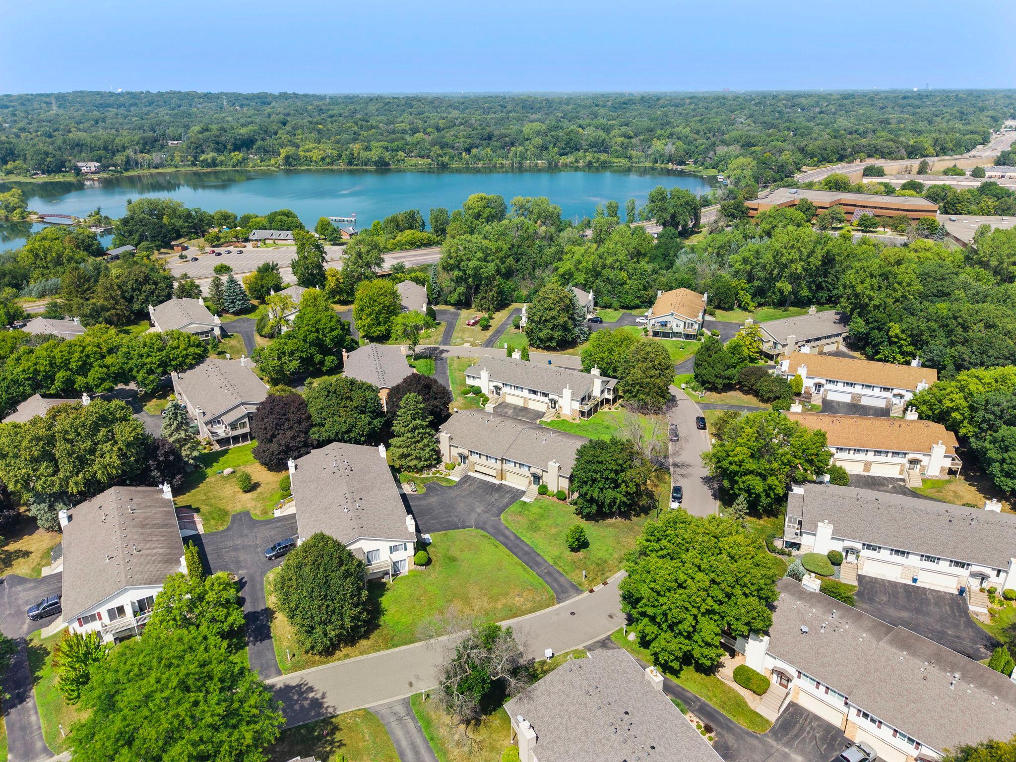 5332 Beachside Drive Property Photo 4