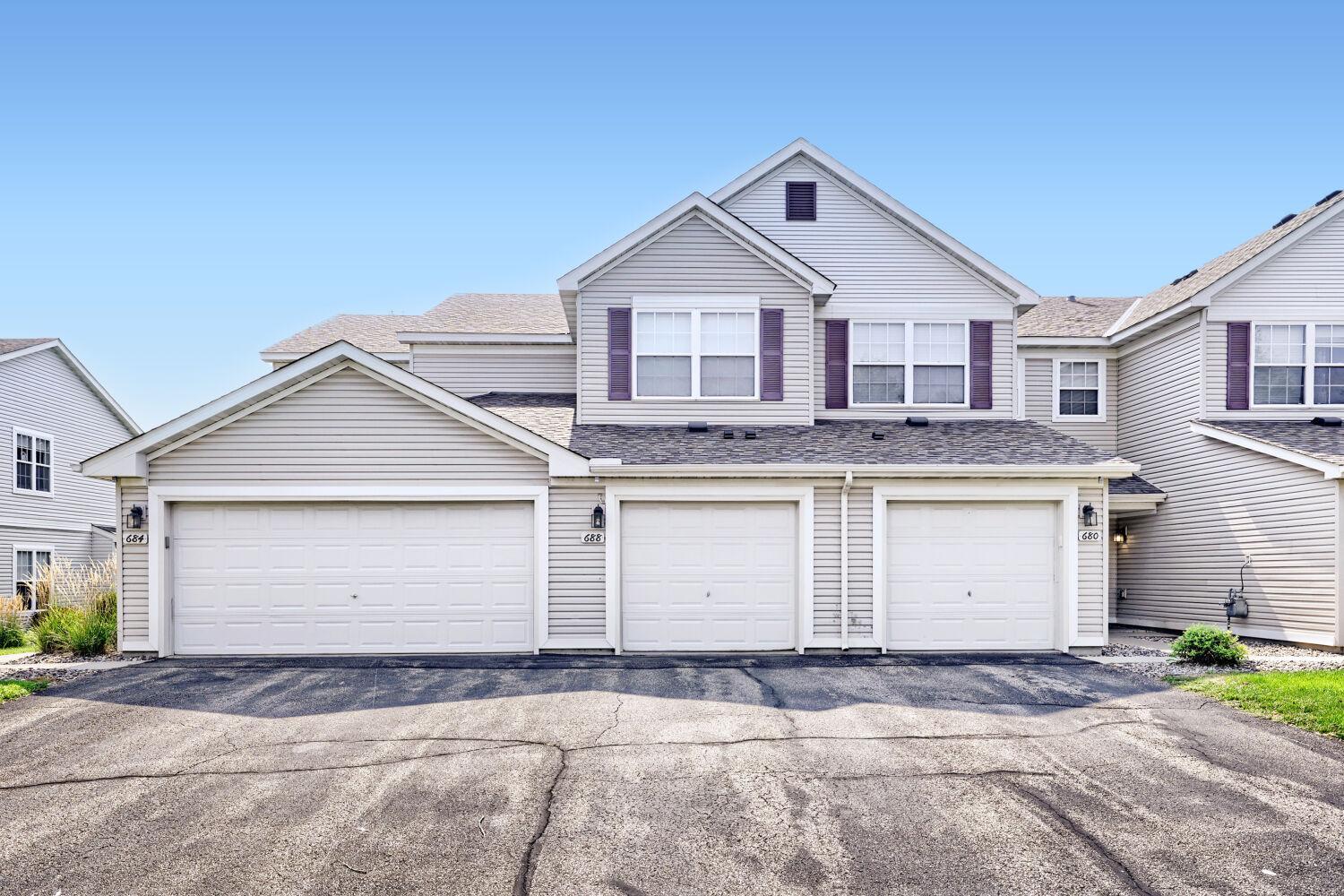 688 Cobblestone Way Property Photo 1