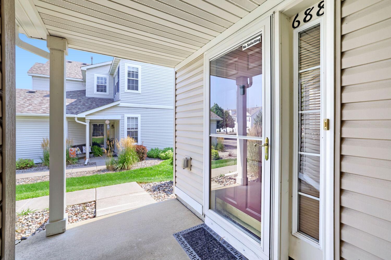 688 Cobblestone Way Property Photo 3