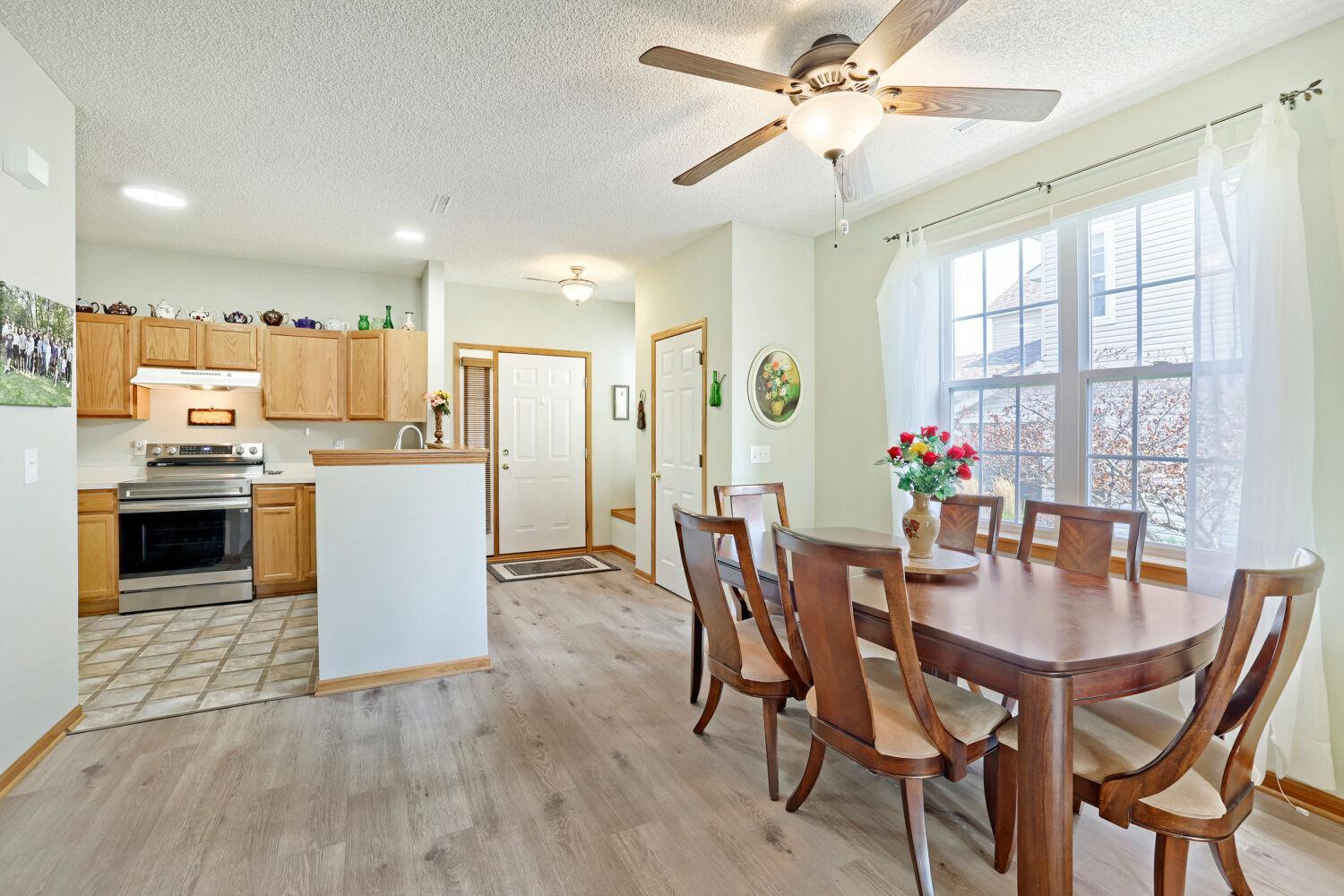 688 Cobblestone Way Property Photo 8