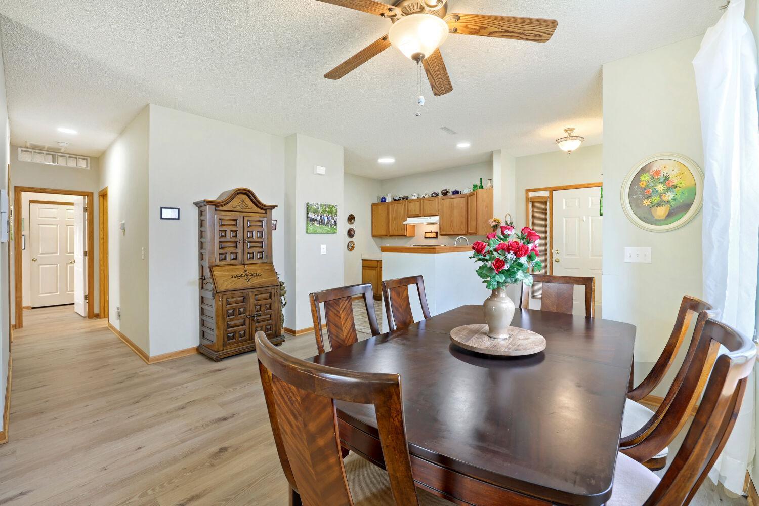 688 Cobblestone Way Property Photo 9