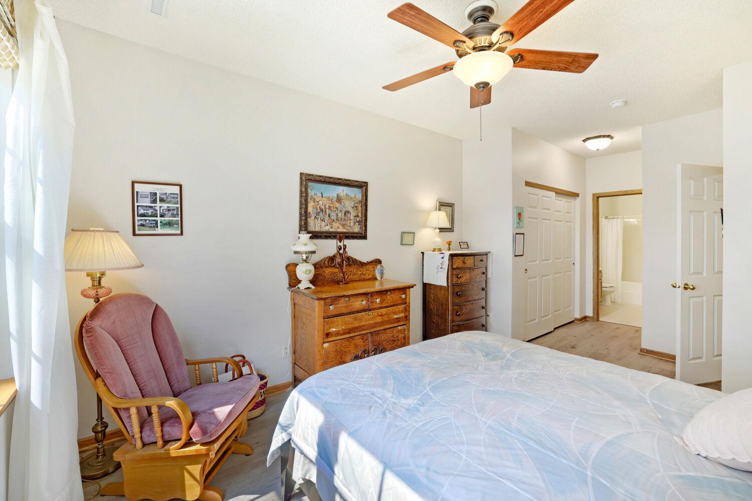 688 Cobblestone Way Property Photo 14