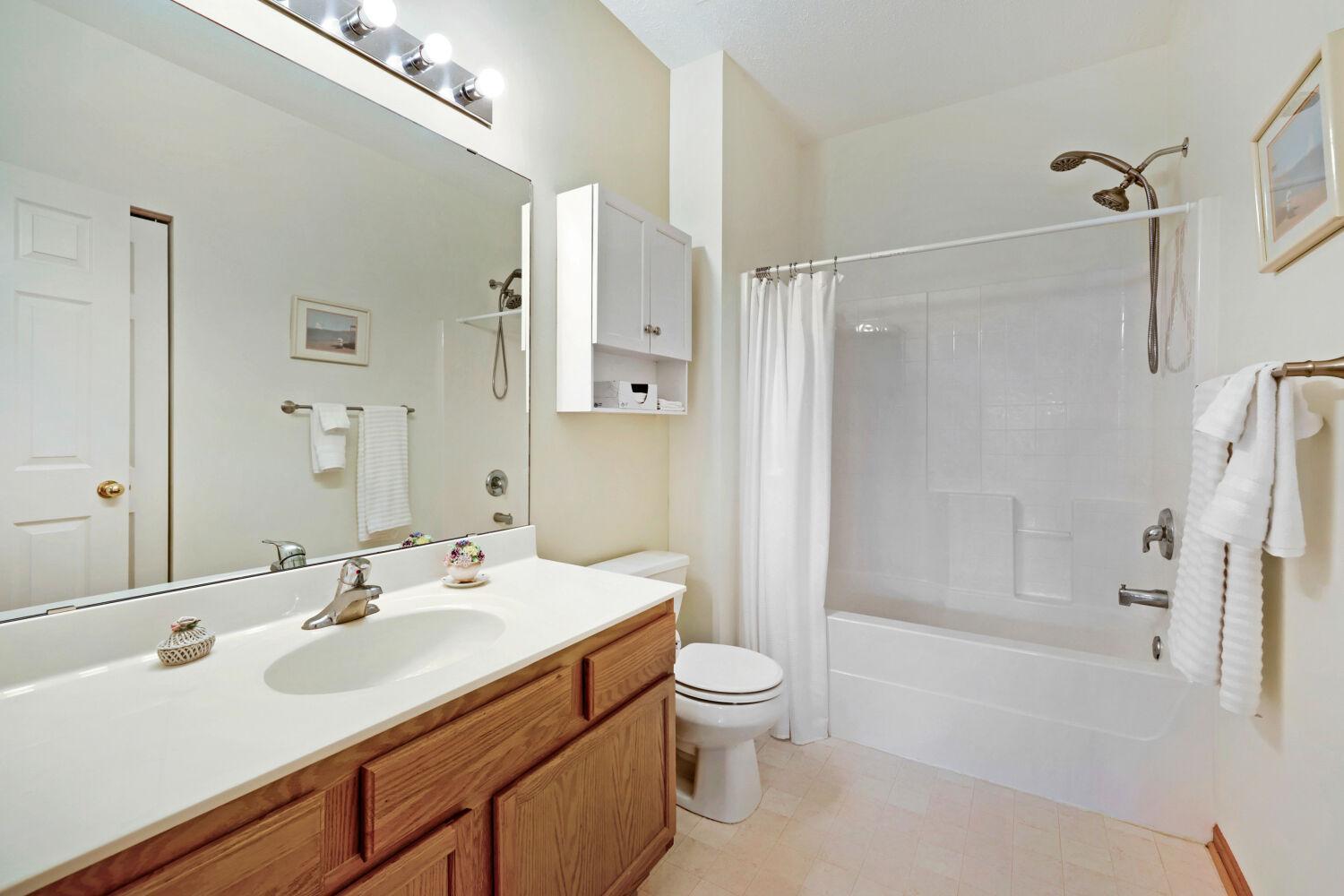688 Cobblestone Way Property Photo 16