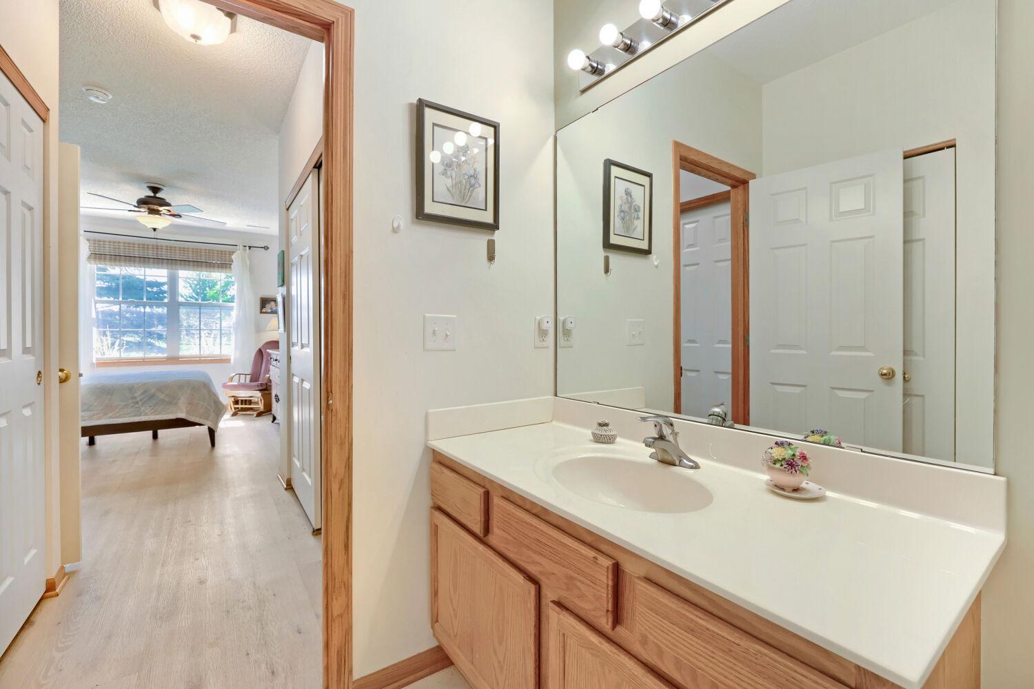 688 Cobblestone Way Property Photo 17