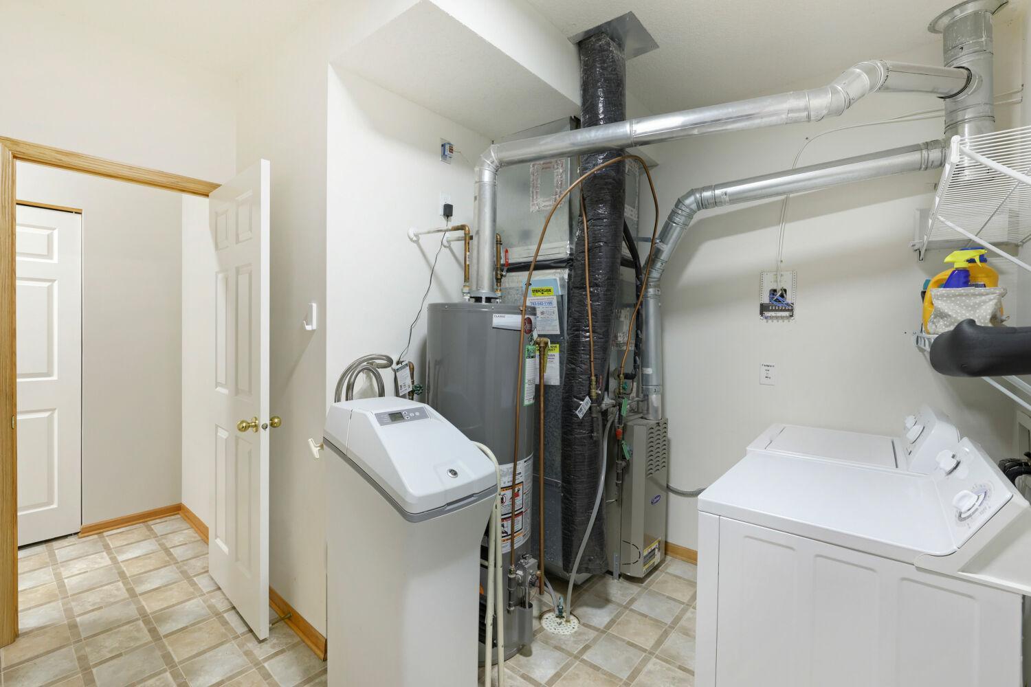 688 Cobblestone Way Property Photo 20