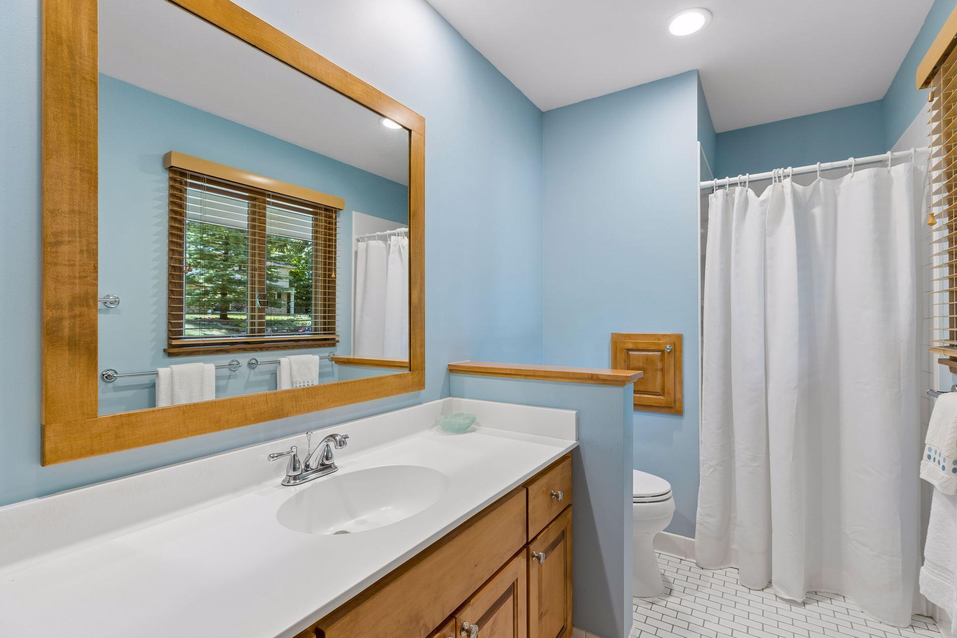 17380 Hampton Court Property Photo 12