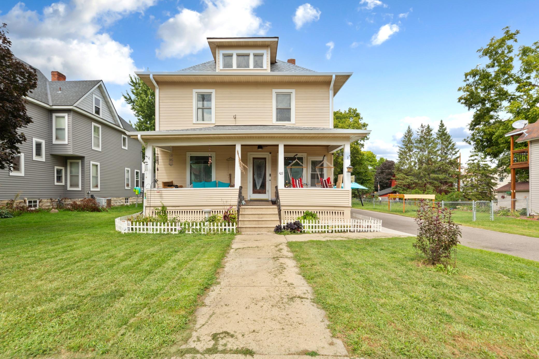 422 1st Street Nw Property Photo 3