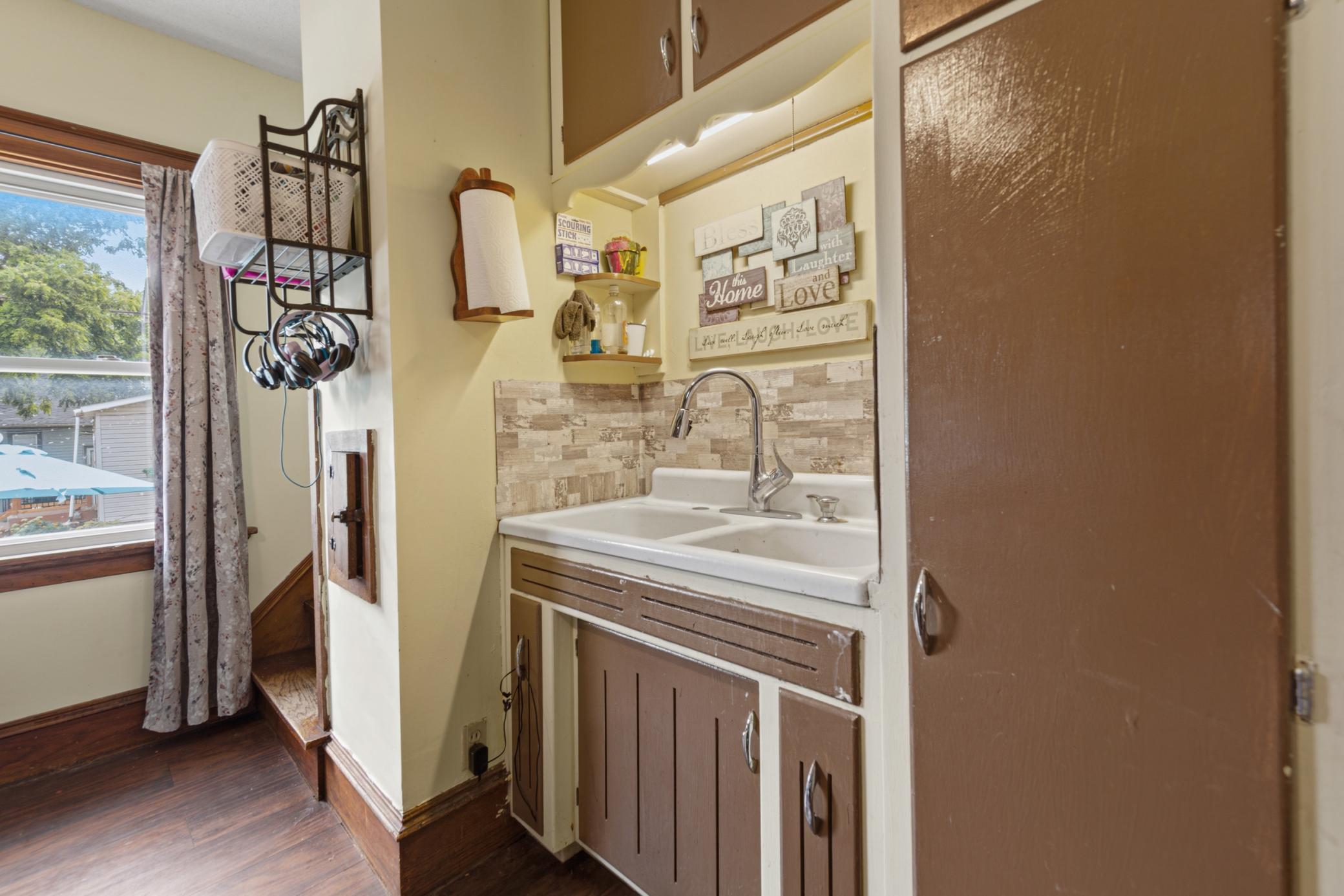 422 1st Street Nw Property Photo 11