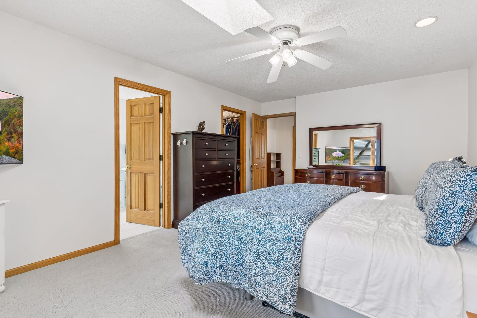 3835 Washburn Avenue S Property Photo 25