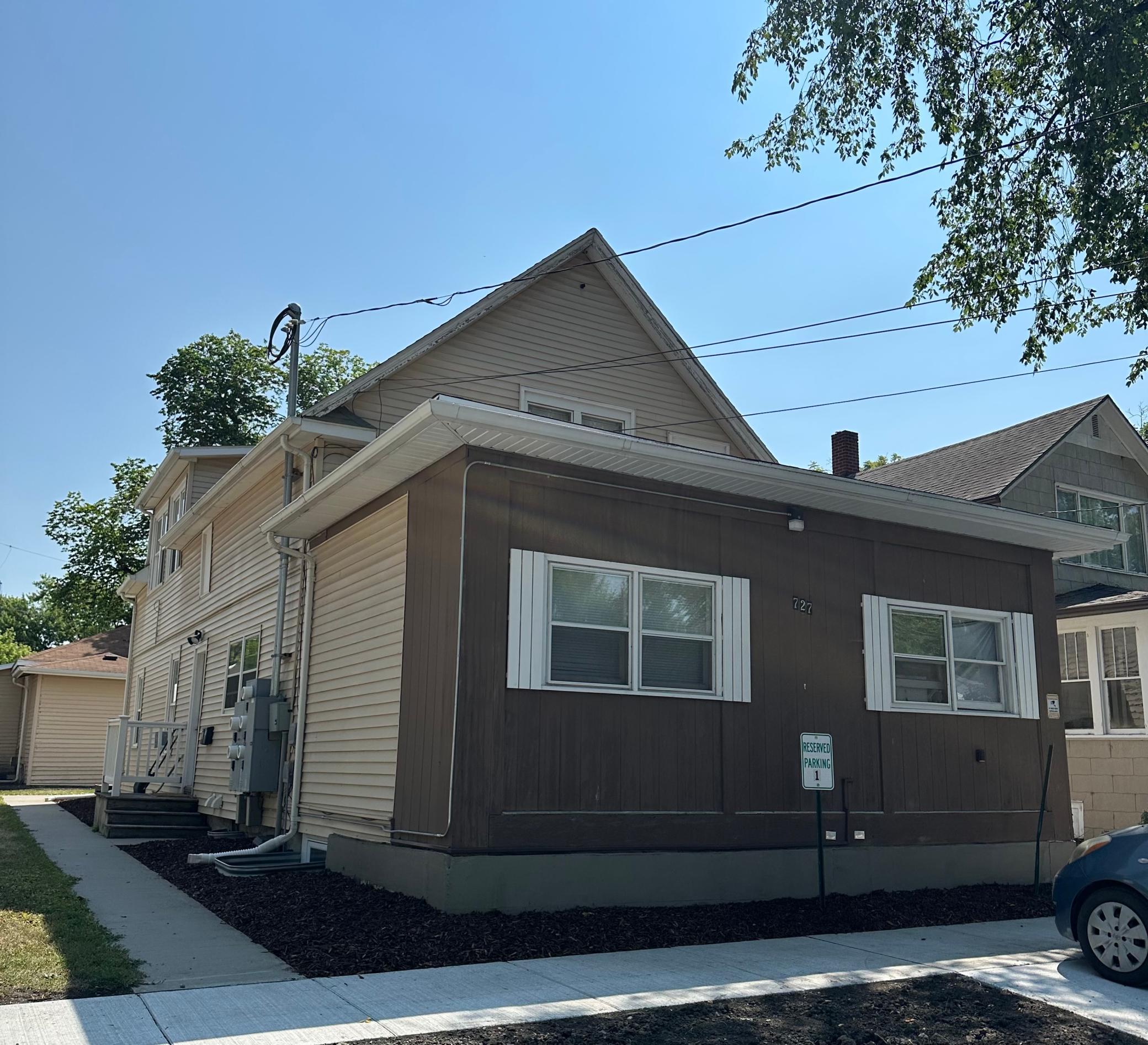 727 3rd Street N Property Photo 1