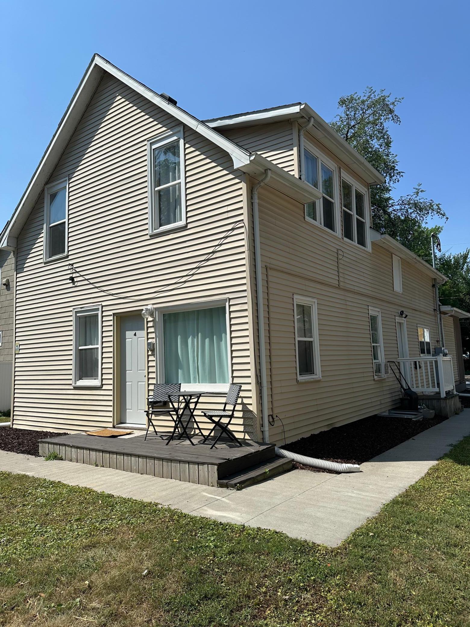 727 3rd Street N Property Photo 4
